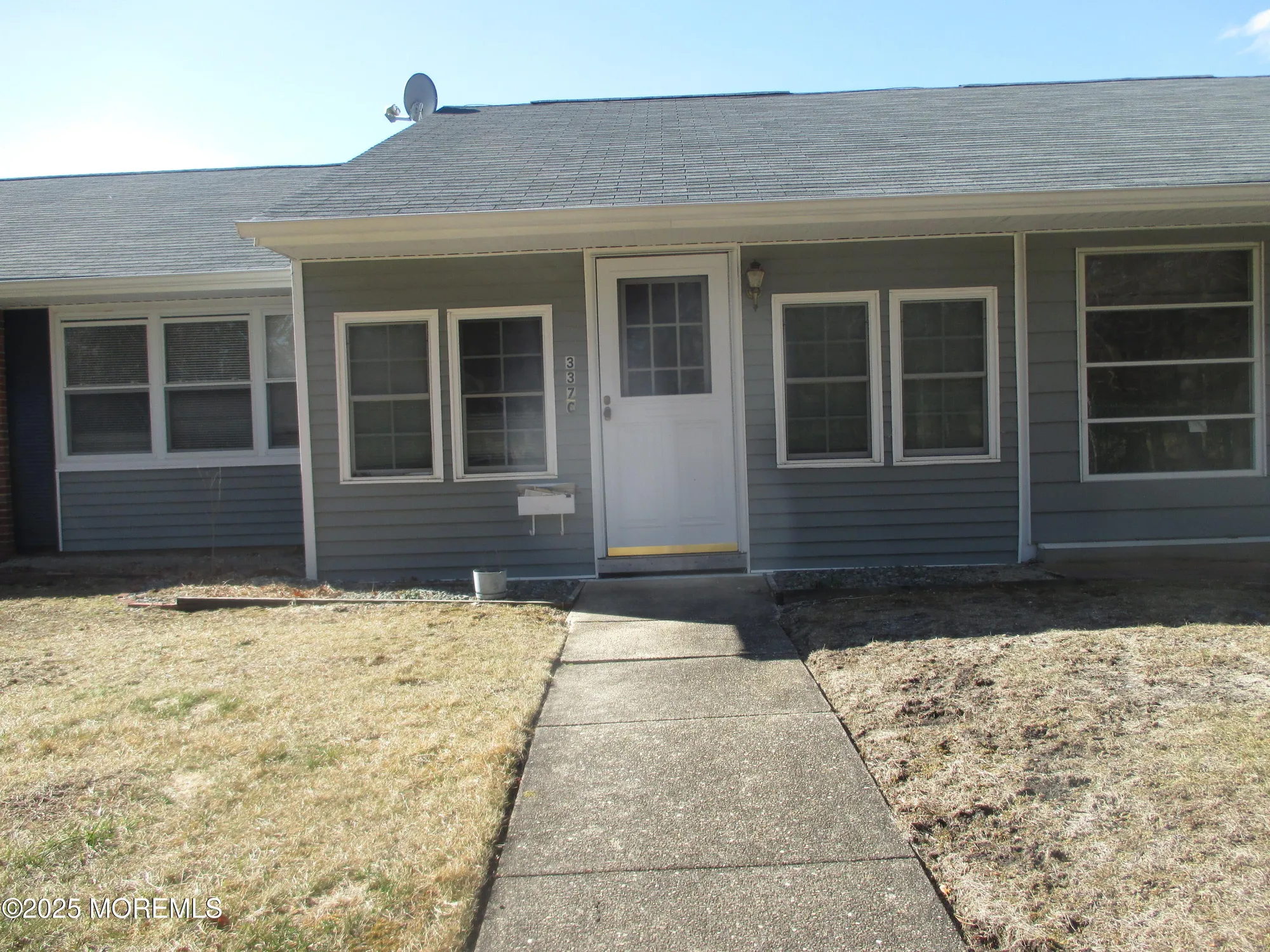 Property Slideshow image 1 of 25 | 337c canterbury ct, Lakewood, NJ, 08701