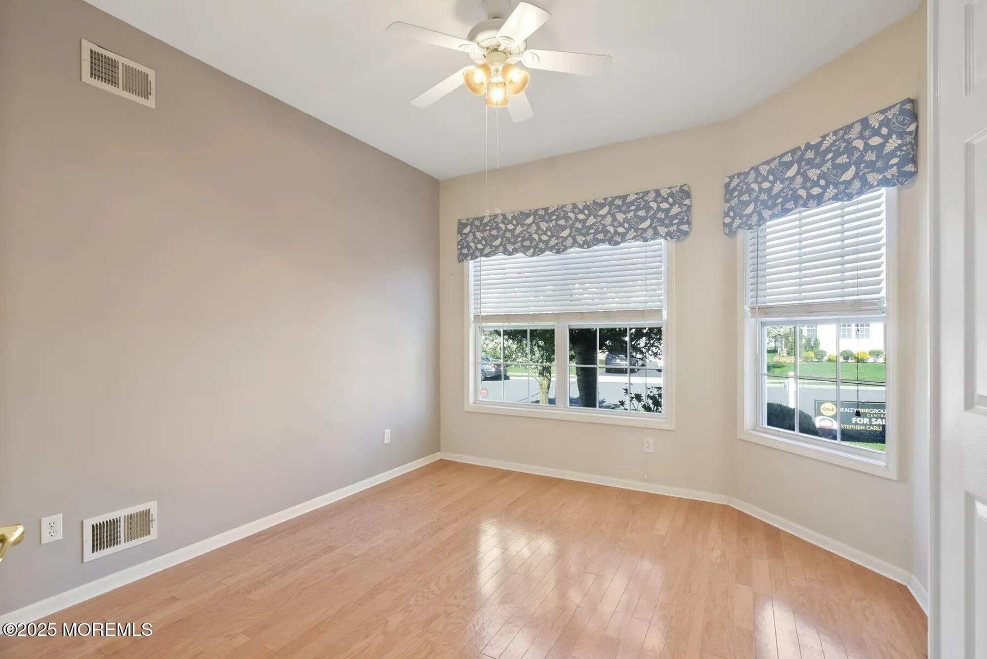 Property Slideshow image 9 of 32 | 24 little leaf ln, Howell, NJ, 07731