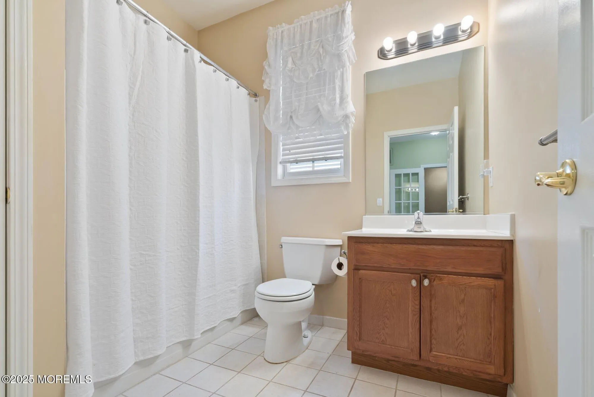 Property Slideshow image 11 of 32 | 24 little leaf ln, Howell, NJ, 07731