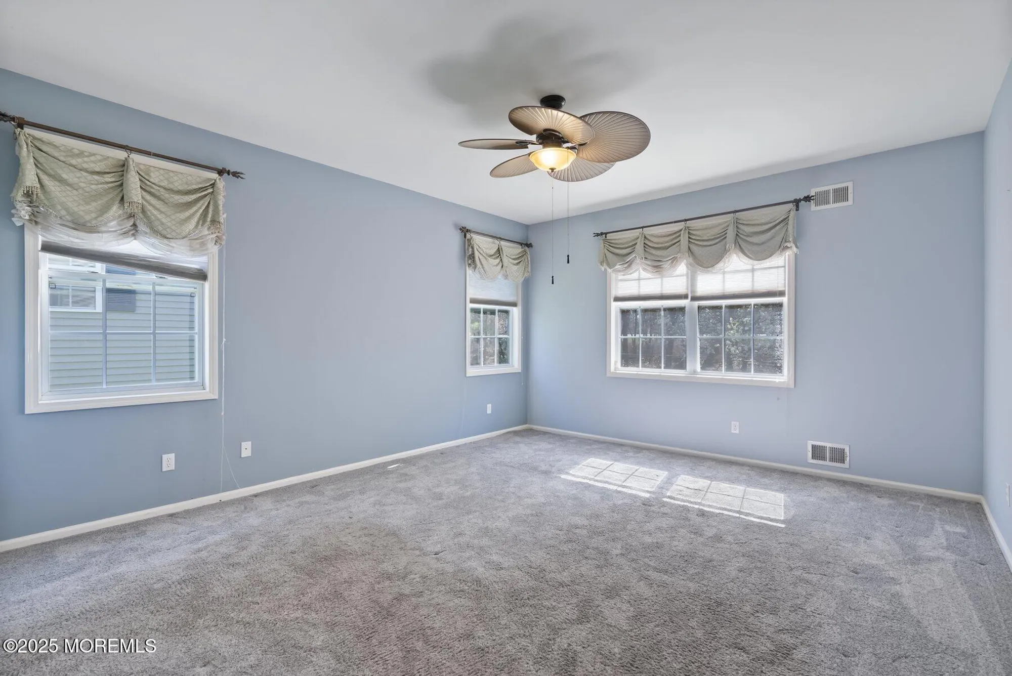 Property Slideshow image 22 of 32 | 24 little leaf ln, Howell, NJ, 07731