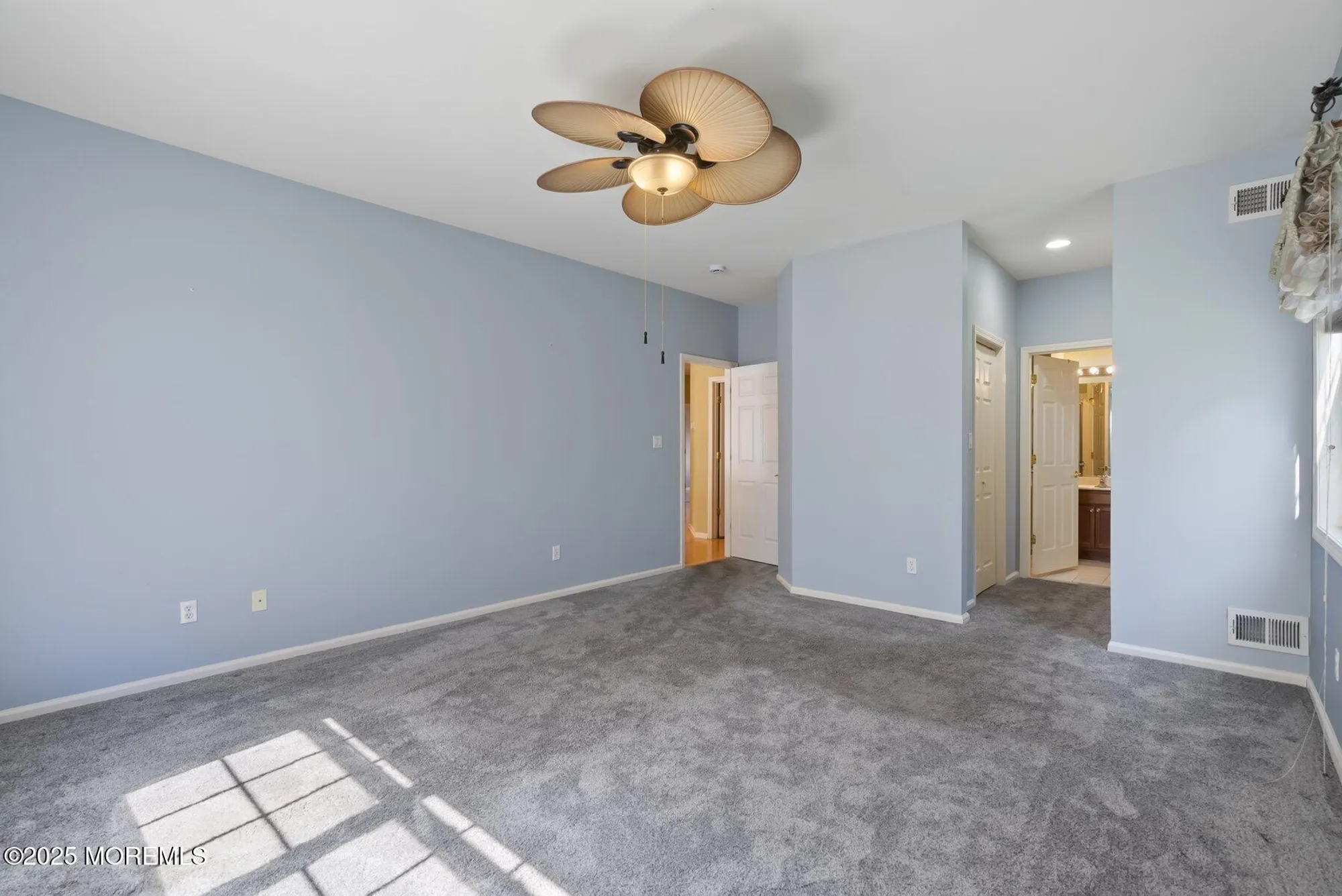 Property Slideshow image 24 of 32 | 24 little leaf ln, Howell, NJ, 07731