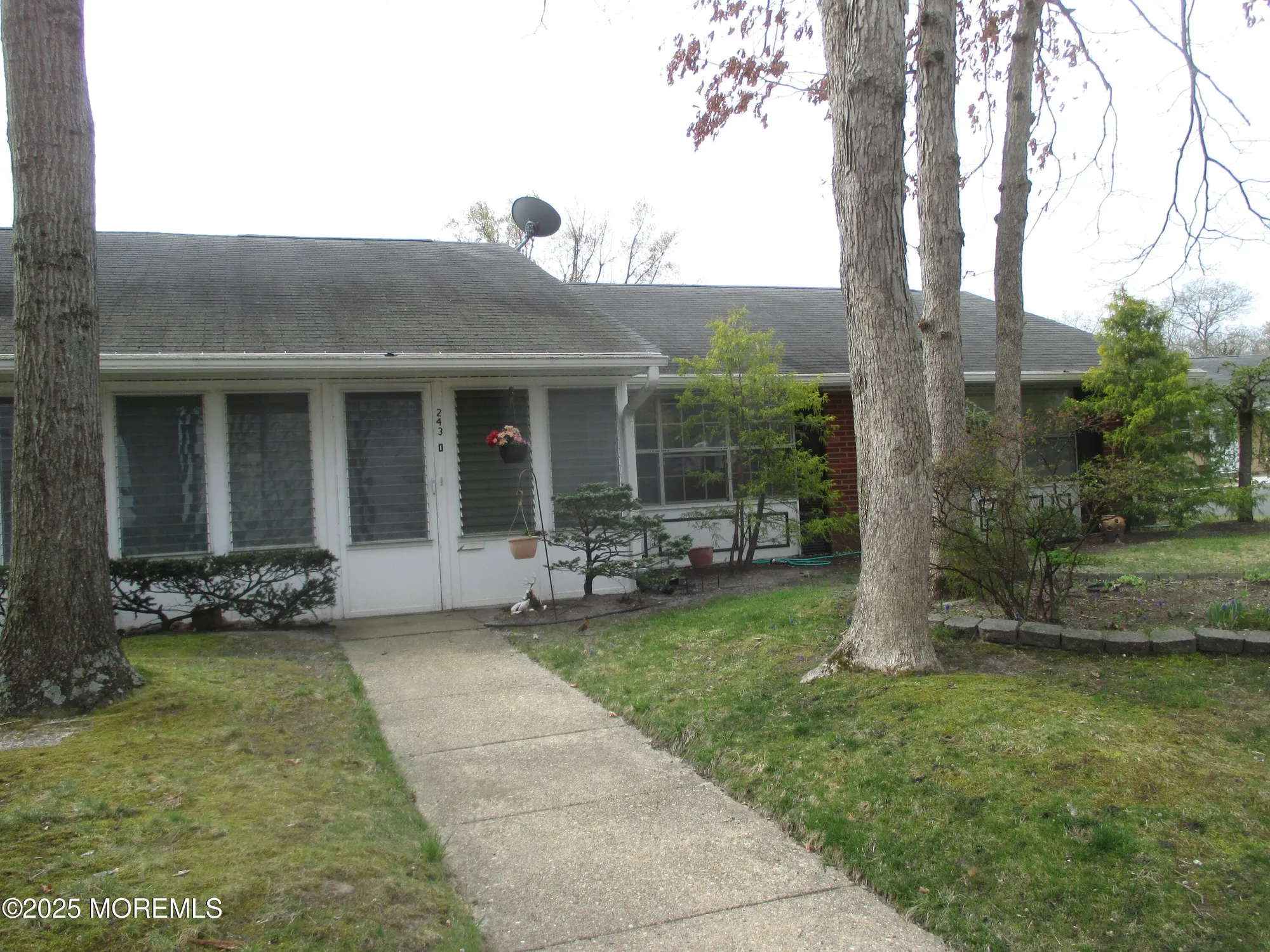 Property Slideshow image 1 of 36 | 243d jefferson ct, Lakewood, NJ, 08701