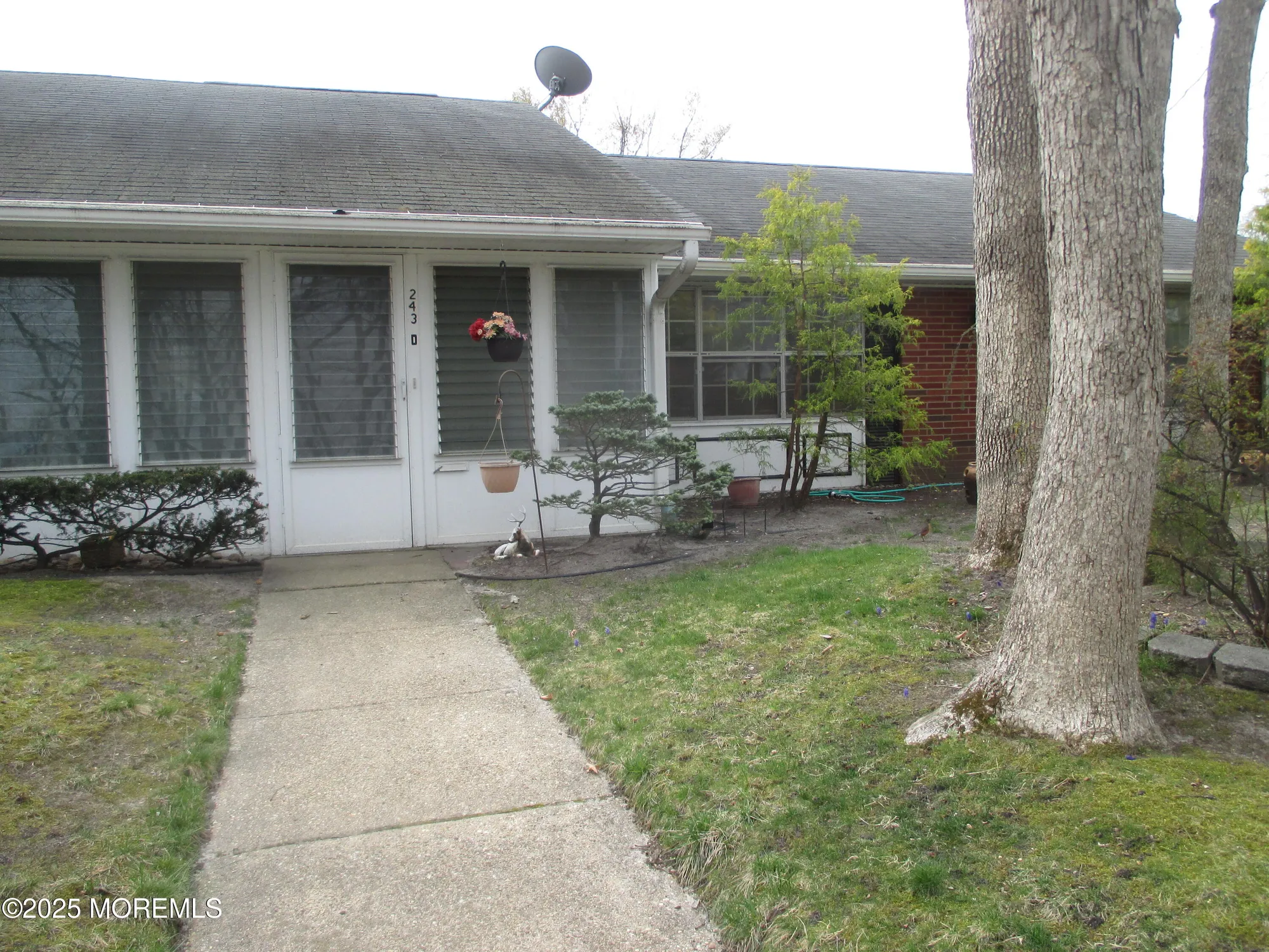 Property Slideshow image 2 of 36 | 243d jefferson ct, Lakewood, NJ, 08701