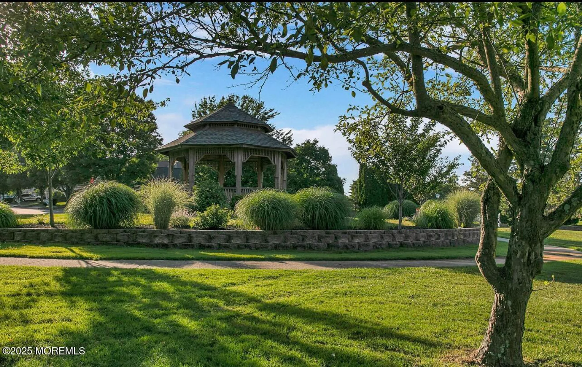 Property Slideshow image 38 of 44 | 4 lilac springs ct, Lakewood, NJ, 08701