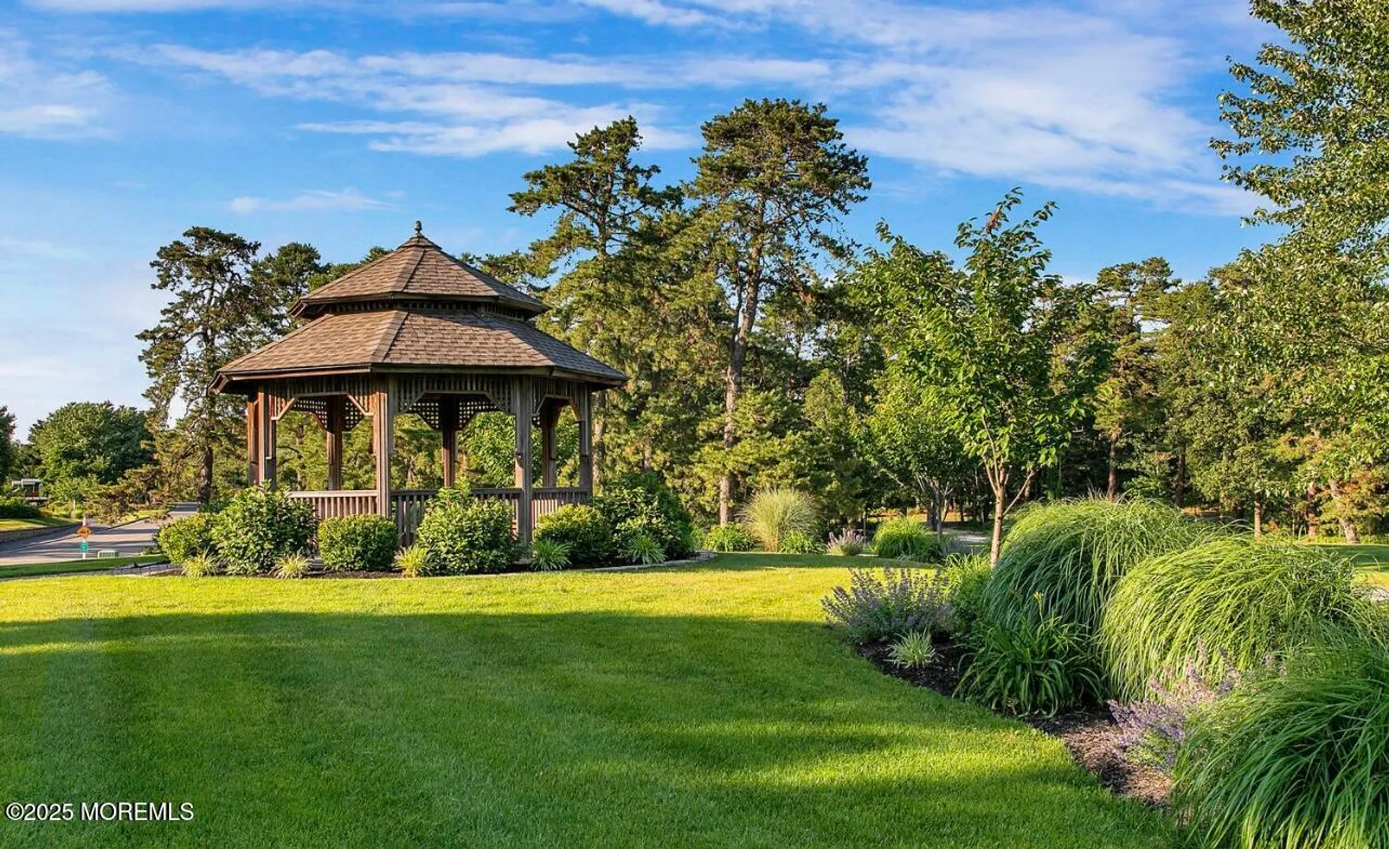 Property Slideshow image 37 of 44 | 4 lilac springs ct, Lakewood, NJ, 08701