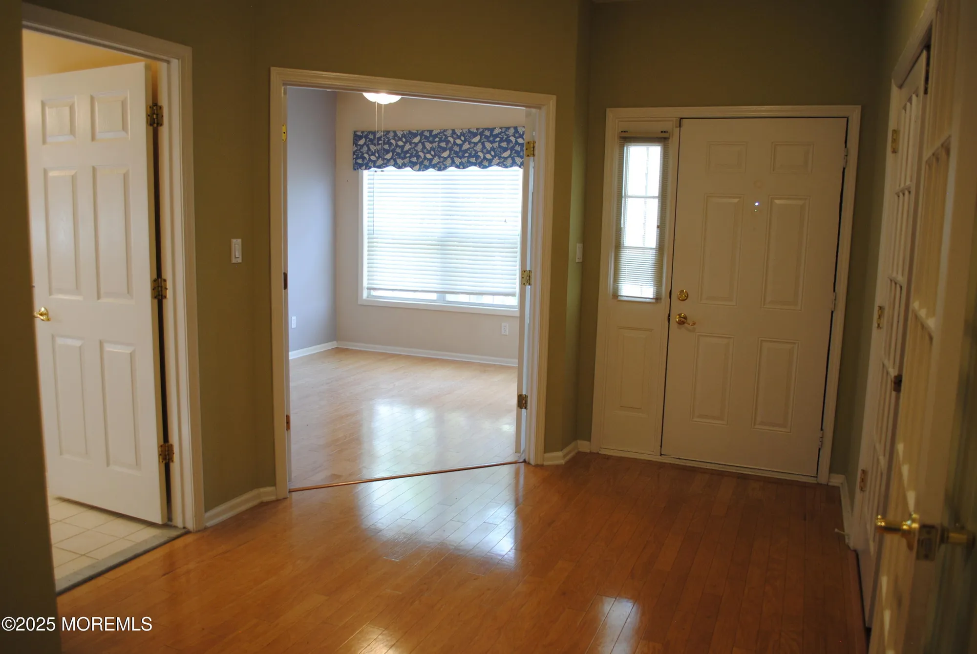 Property Slideshow image 8 of 32 | 24 little leaf ln, Howell, NJ, 07731