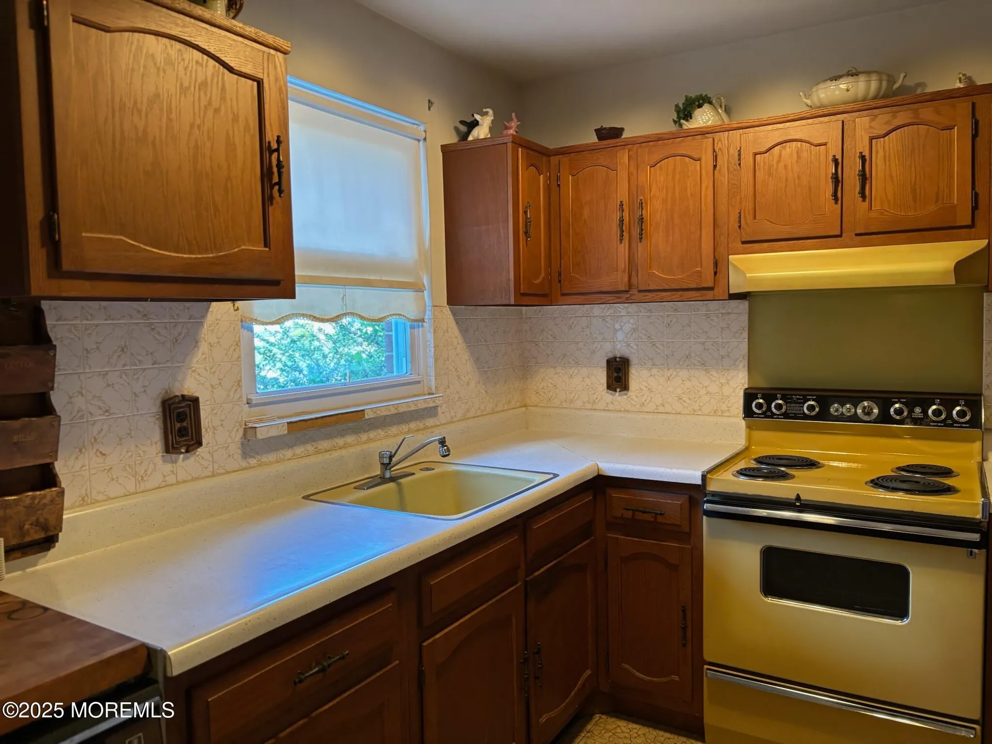 Property Slideshow image 7 of 20 | 138 hudson pkwy b, Whiting, NJ, 08759