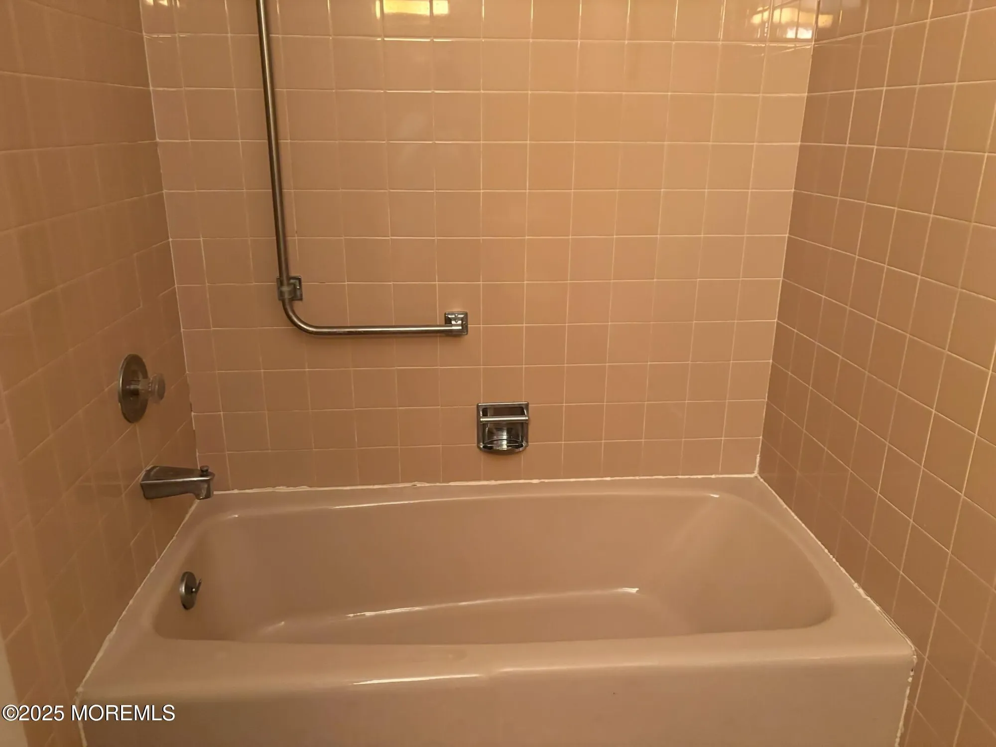 Property Slideshow image 19 of 20 | 138 hudson pkwy b, Whiting, NJ, 08759