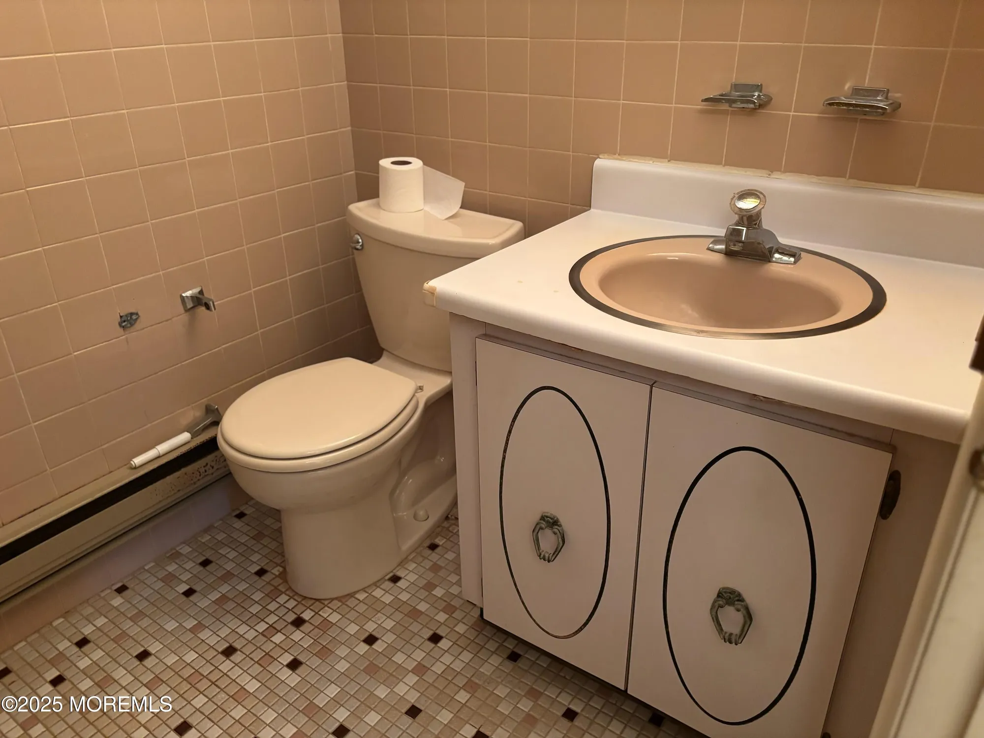 Property Slideshow image 18 of 20 | 138 hudson pkwy b, Whiting, NJ, 08759