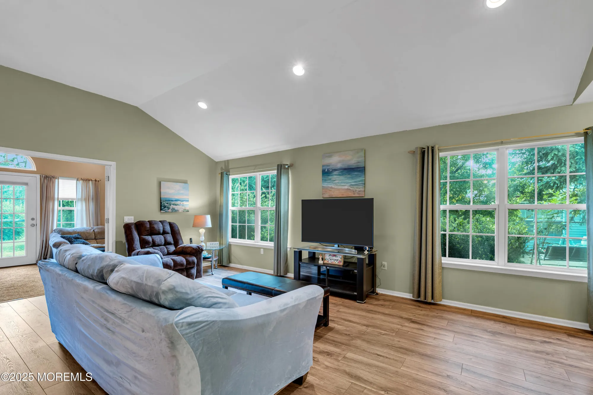 Property Slideshow image 8 of 54 | 2752 meadow lake dr, Toms River, NJ, 08755