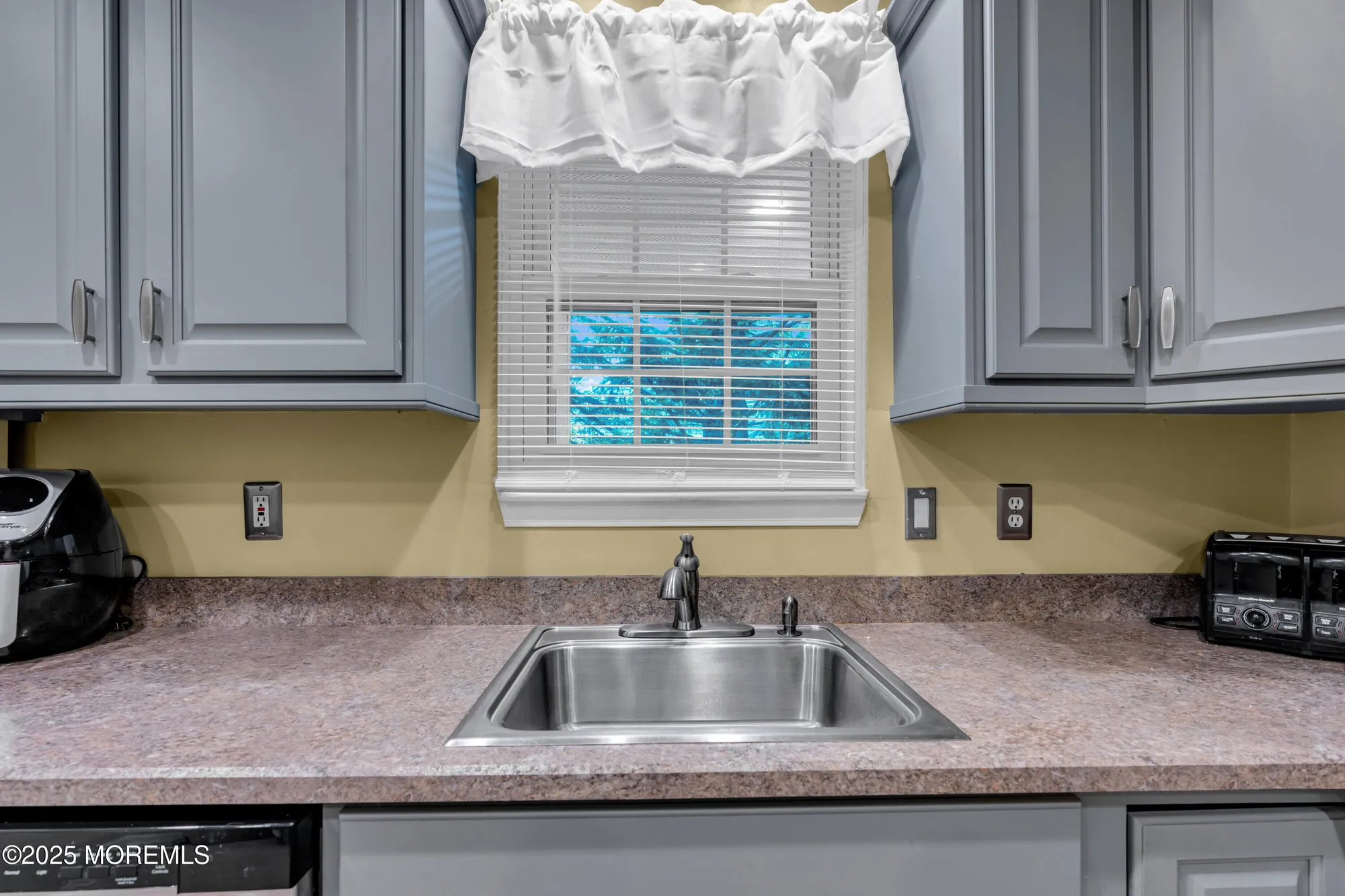 Property Slideshow image 23 of 54 | 2752 meadow lake dr, Toms River, NJ, 08755