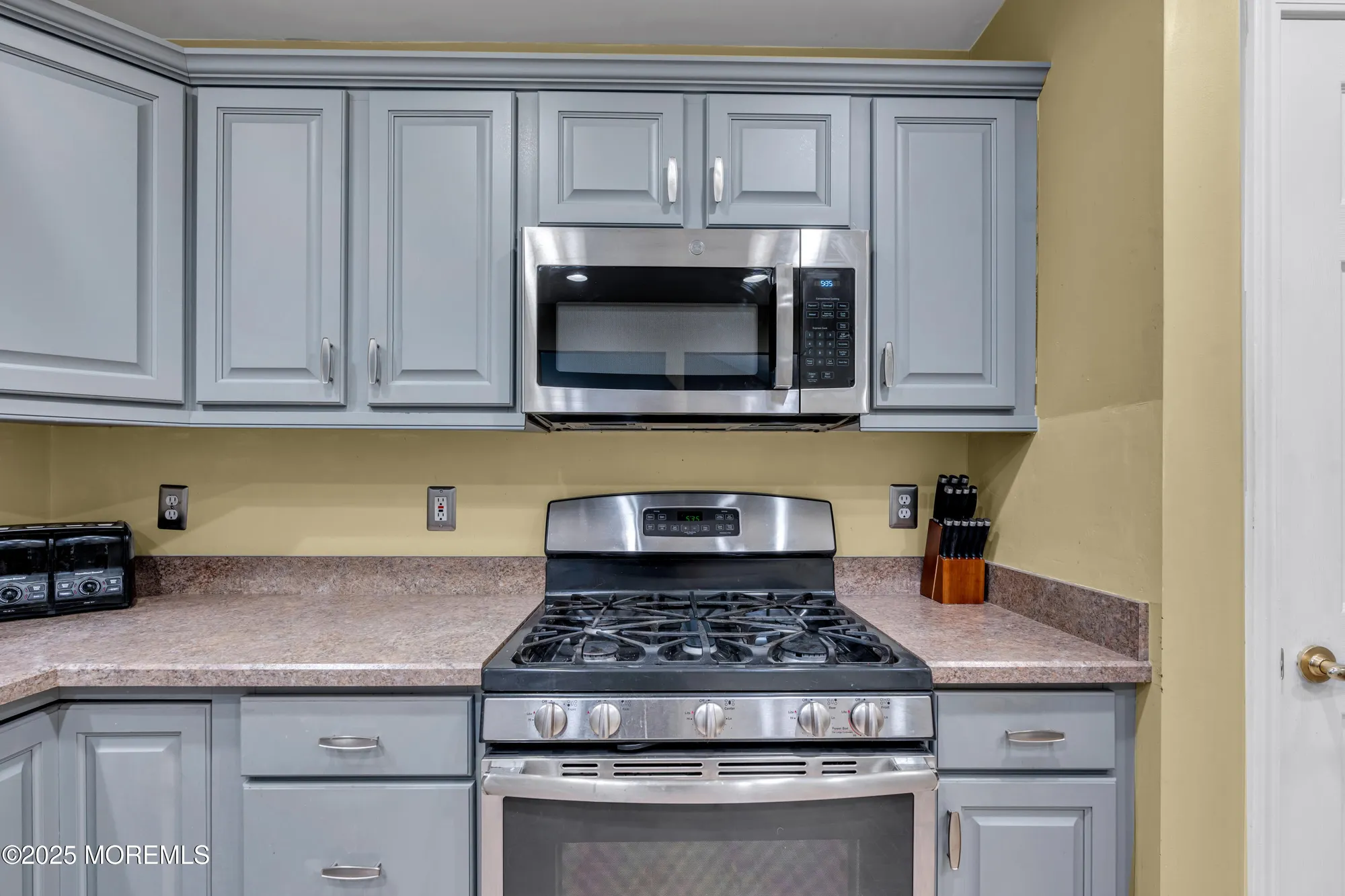 Property Slideshow image 24 of 54 | 2752 meadow lake dr, Toms River, NJ, 08755