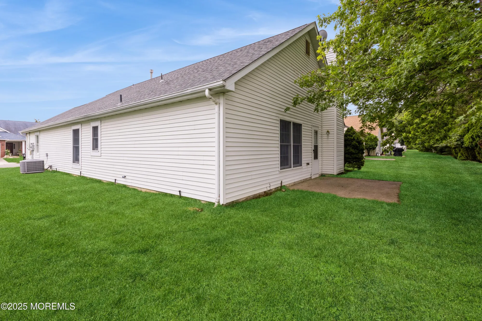 Property Slideshow image 5 of 25 | 1640 goldspire rd, Toms River, NJ, 08755