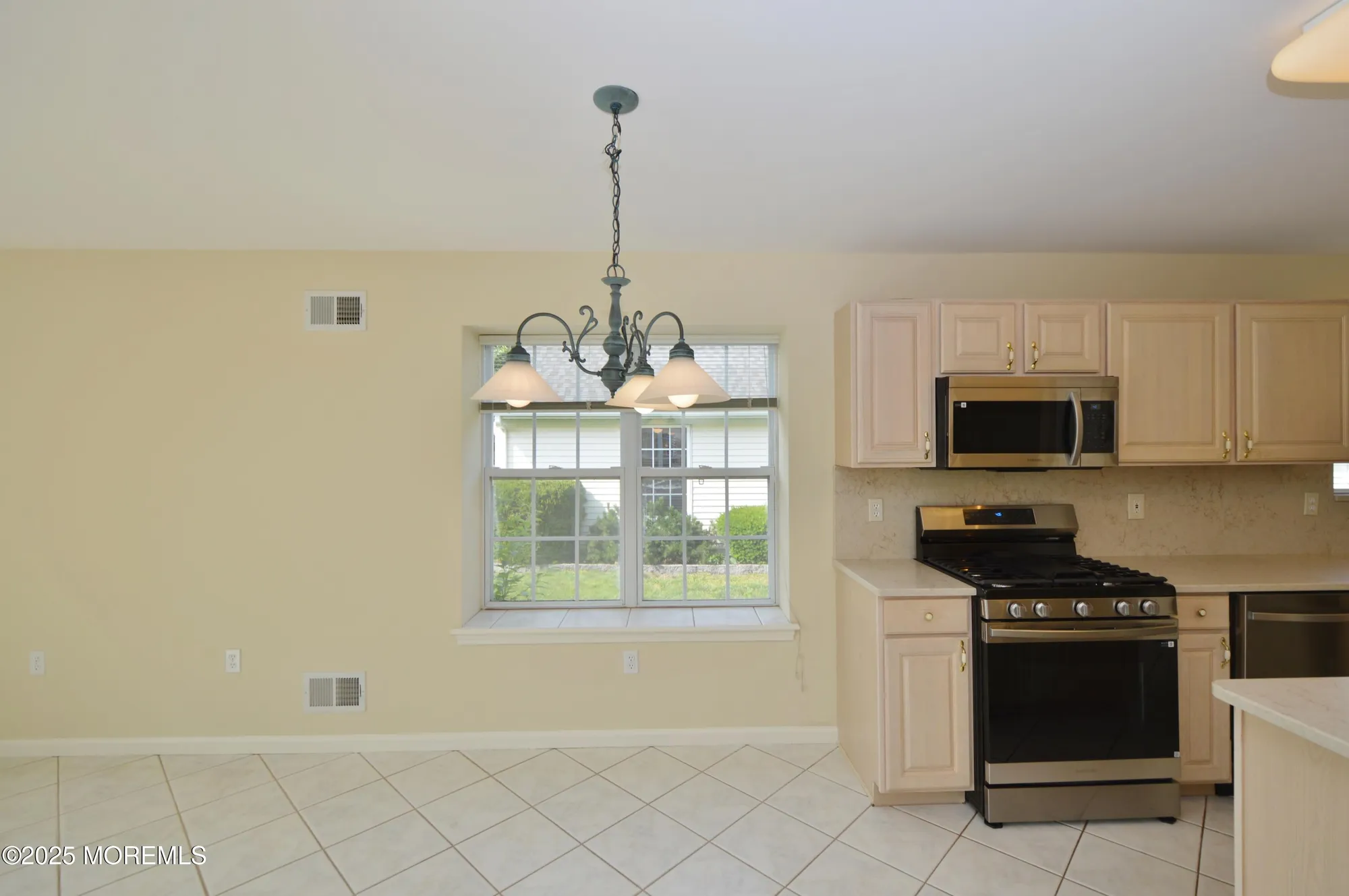 Property Slideshow image 19 of 59 | 3168 wood spring ln, Toms River, NJ, 08755