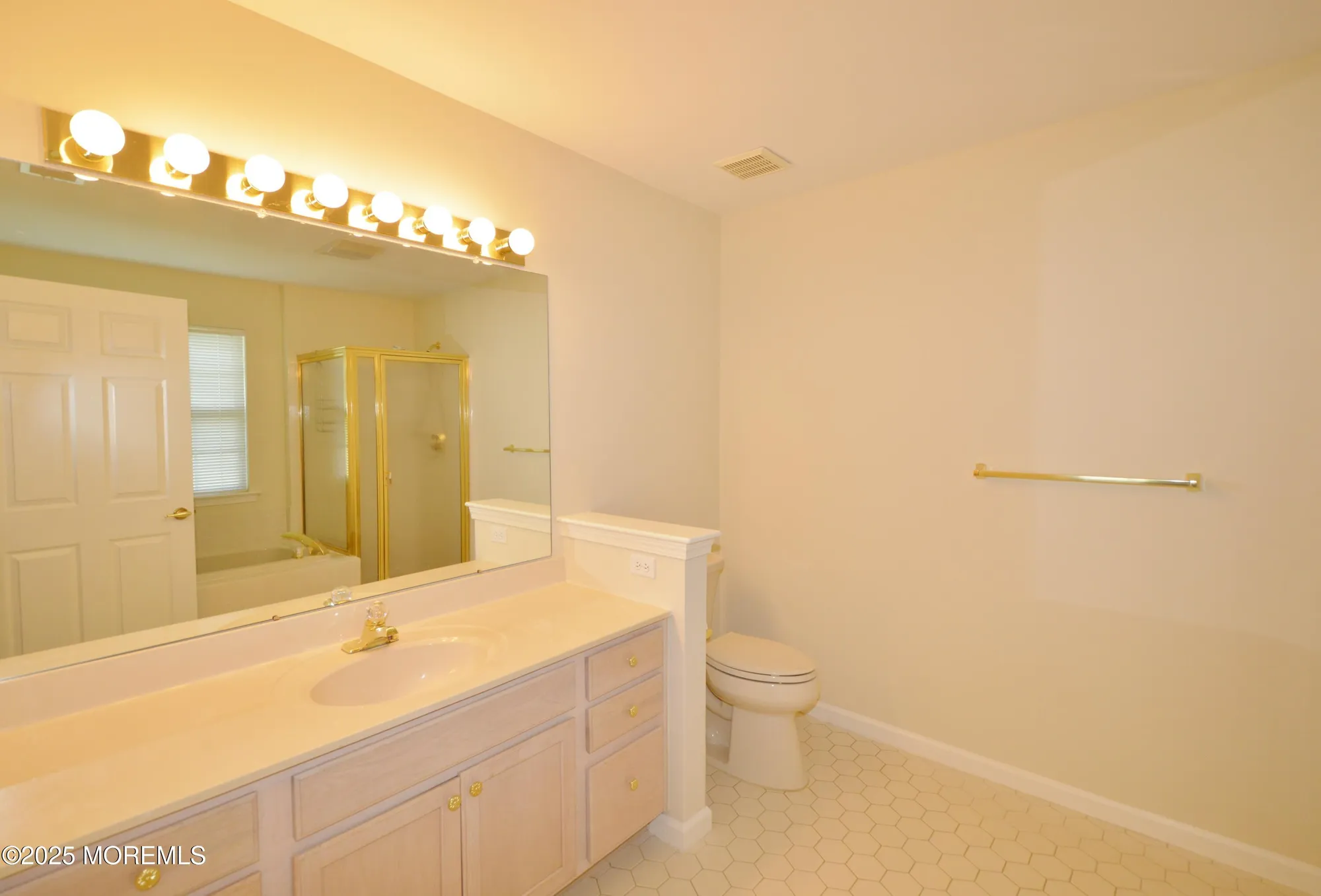 Property Slideshow image 34 of 59 | 3168 wood spring ln, Toms River, NJ, 08755