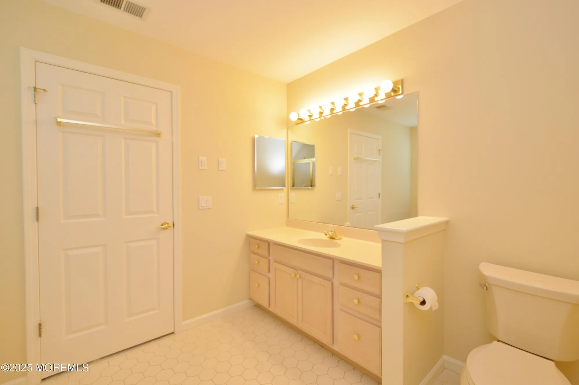 Property Slideshow image 36 of 59 | 3168 wood spring ln, Toms River, NJ, 08755