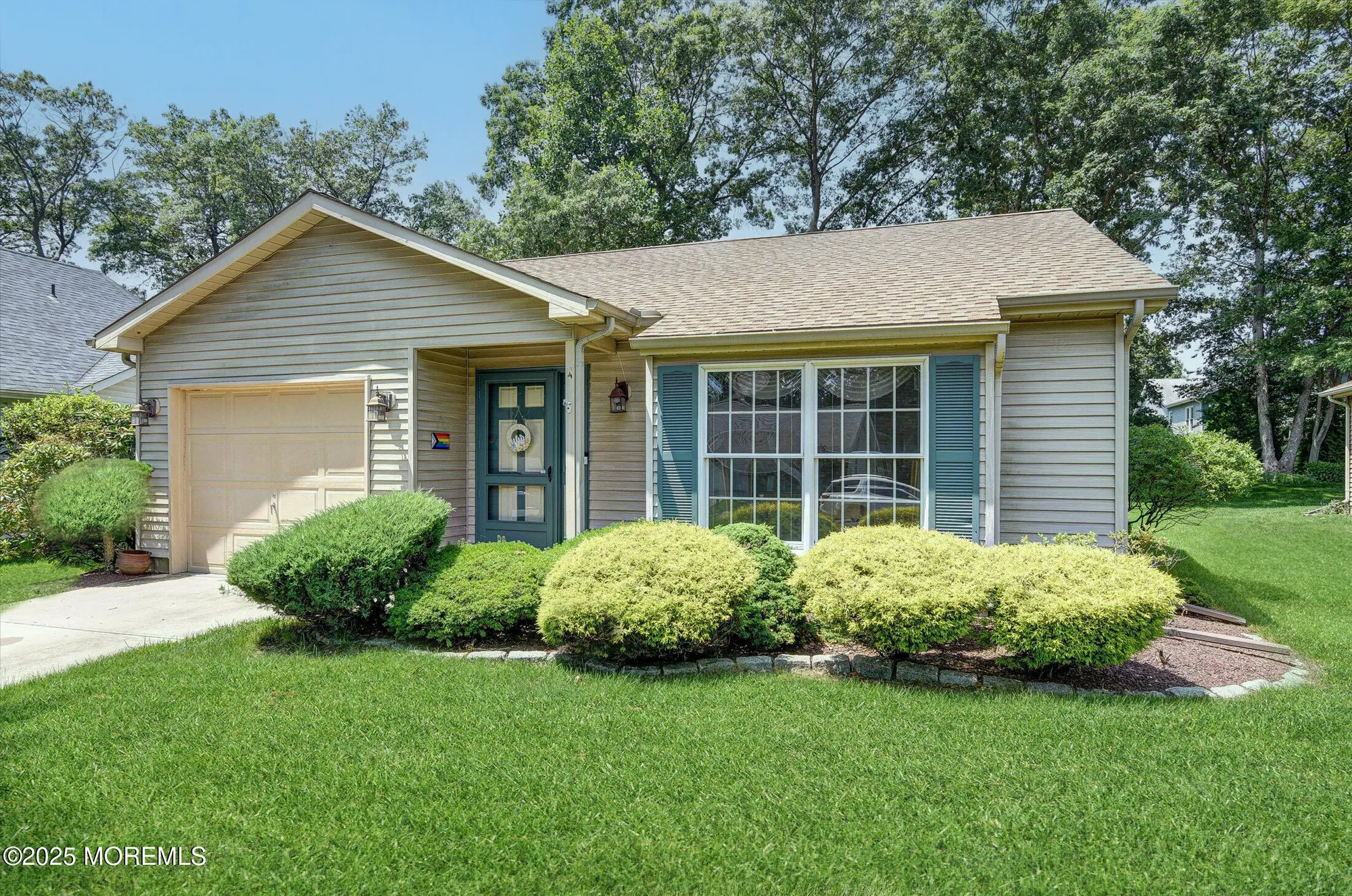 Property Slideshow image 2 of 42 | 1541 alpen ln, Toms River, NJ, 08755