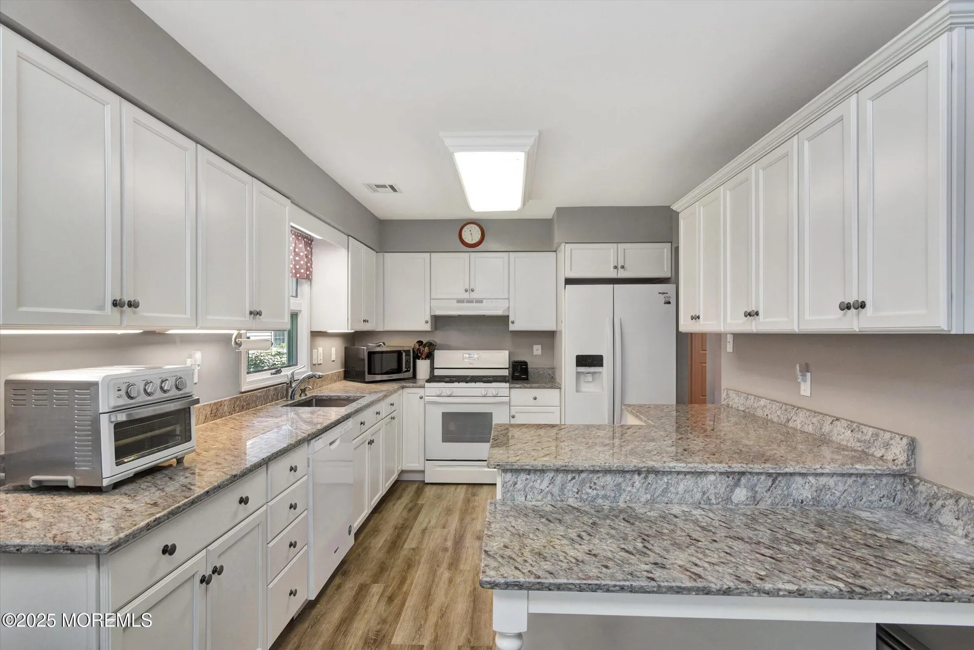 Property Slideshow image 9 of 42 | 1541 alpen ln, Toms River, NJ, 08755