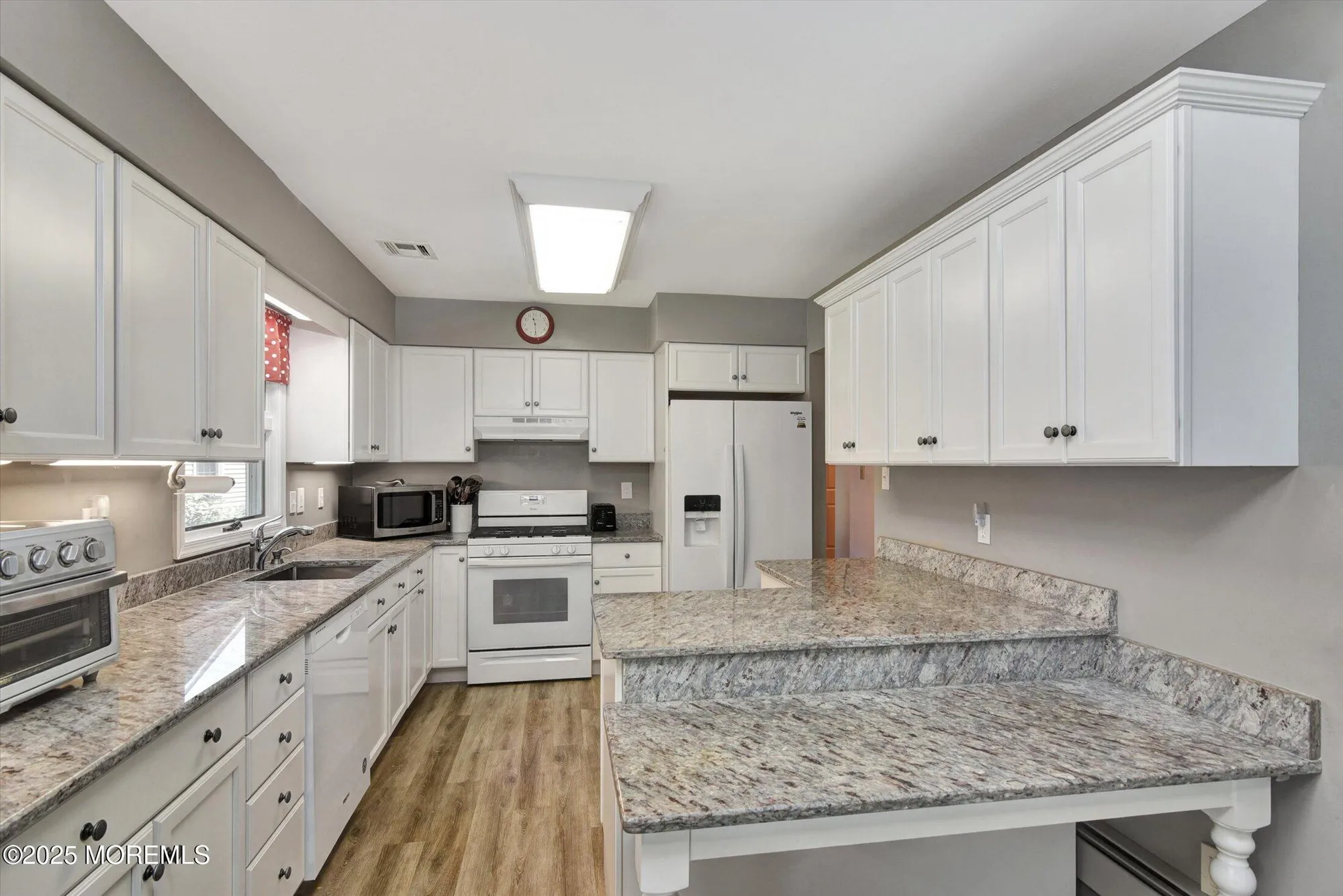 Property Slideshow image 11 of 42 | 1541 alpen ln, Toms River, NJ, 08755