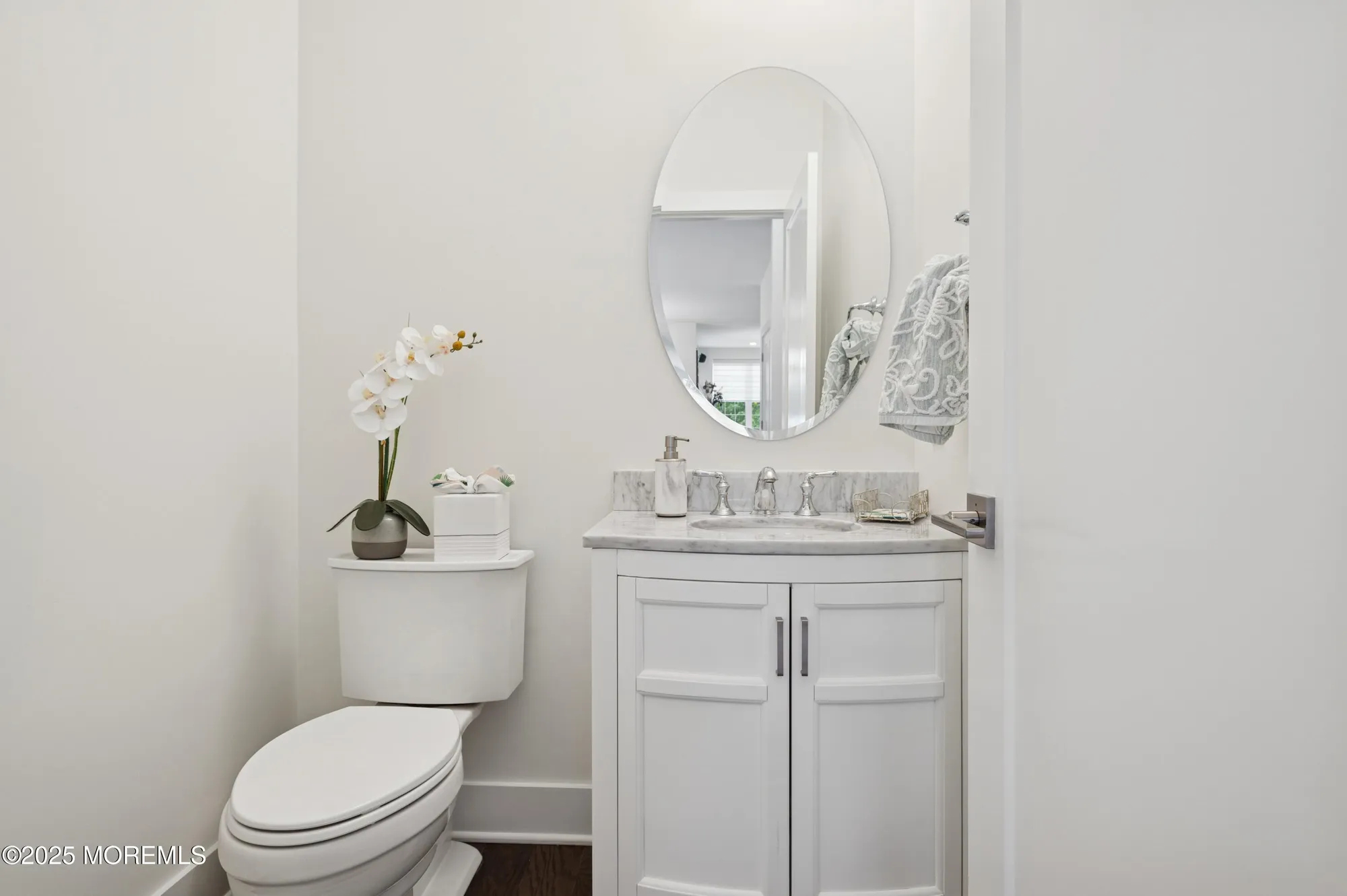 Property Slideshow image 16 of 40 | 17 spalding dr, Holmdel, NJ, 07733