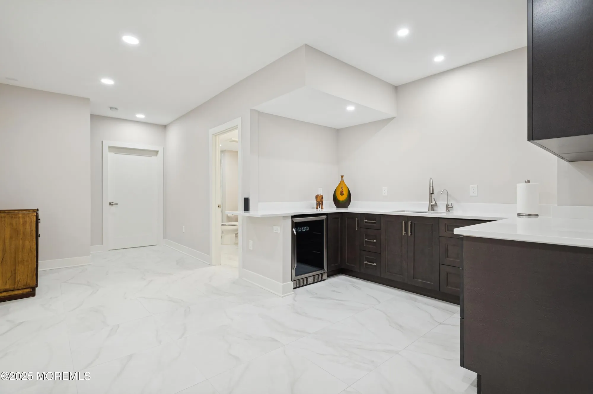 Property Slideshow image 27 of 40 | 17 spalding dr, Holmdel, NJ, 07733