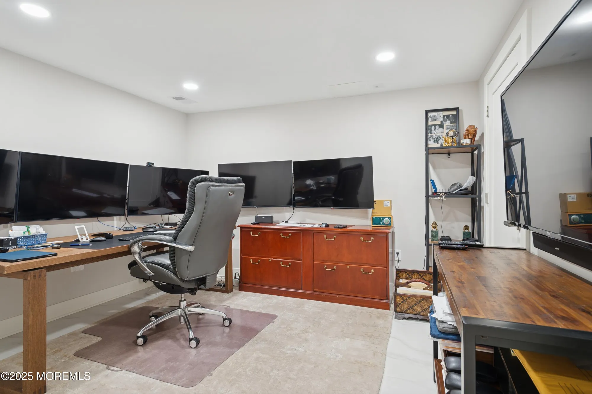 Property Slideshow image 29 of 40 | 17 spalding dr, Holmdel, NJ, 07733