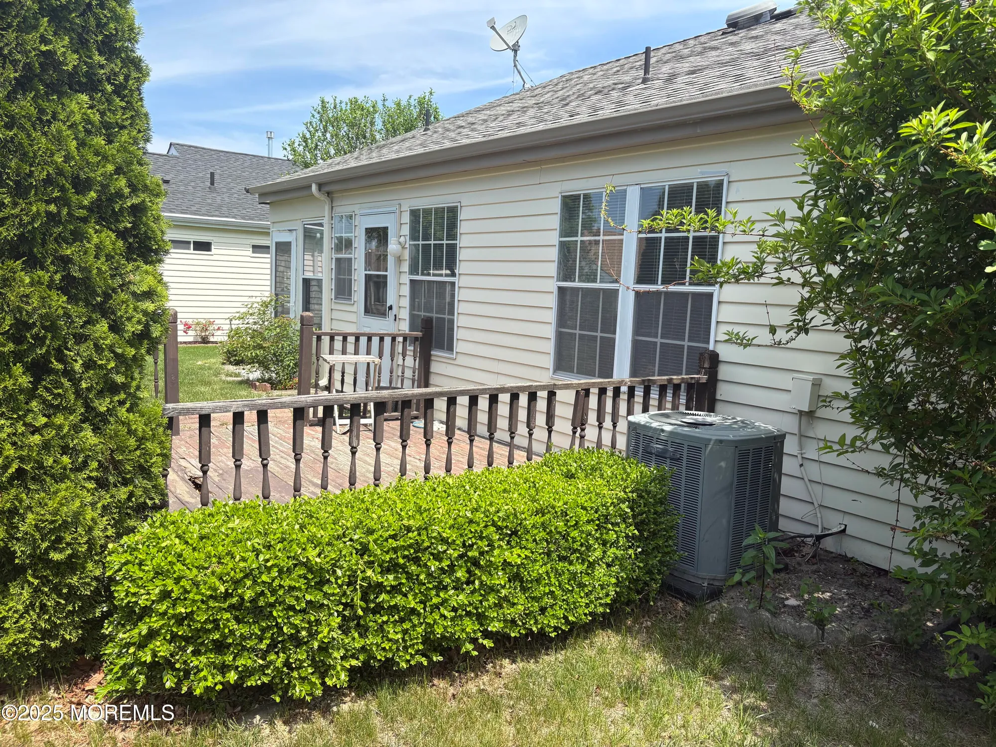 Property Slideshow image 6 of 23 | 21 newbury row, Manchester, NJ, 08759