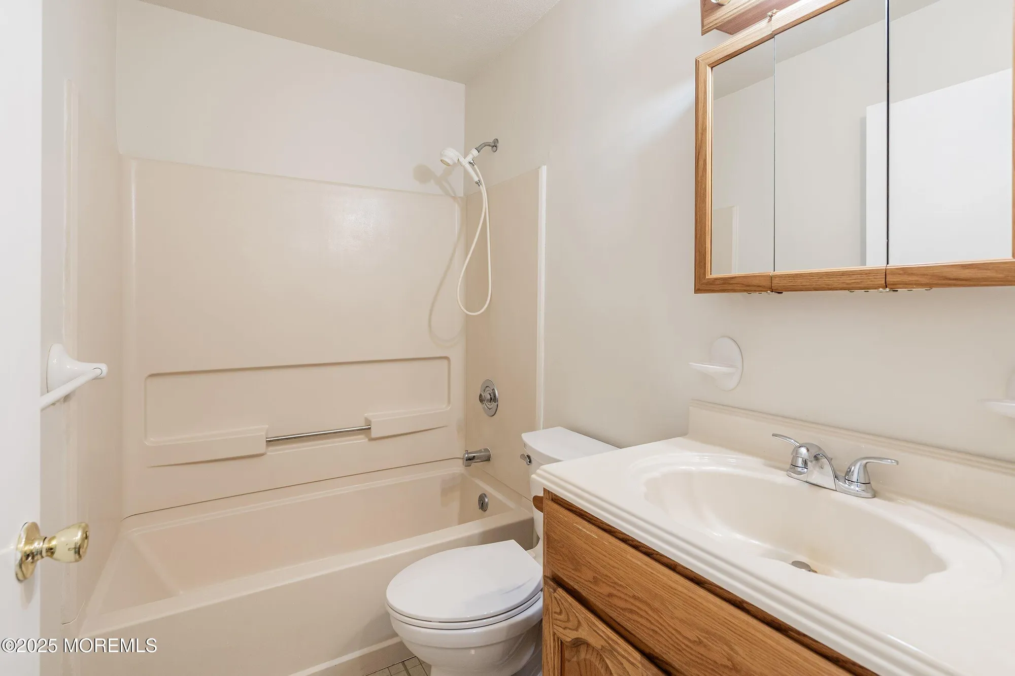 Property Slideshow image 10 of 24 | 23 datchet close # 1000, Freehold, NJ, 07728