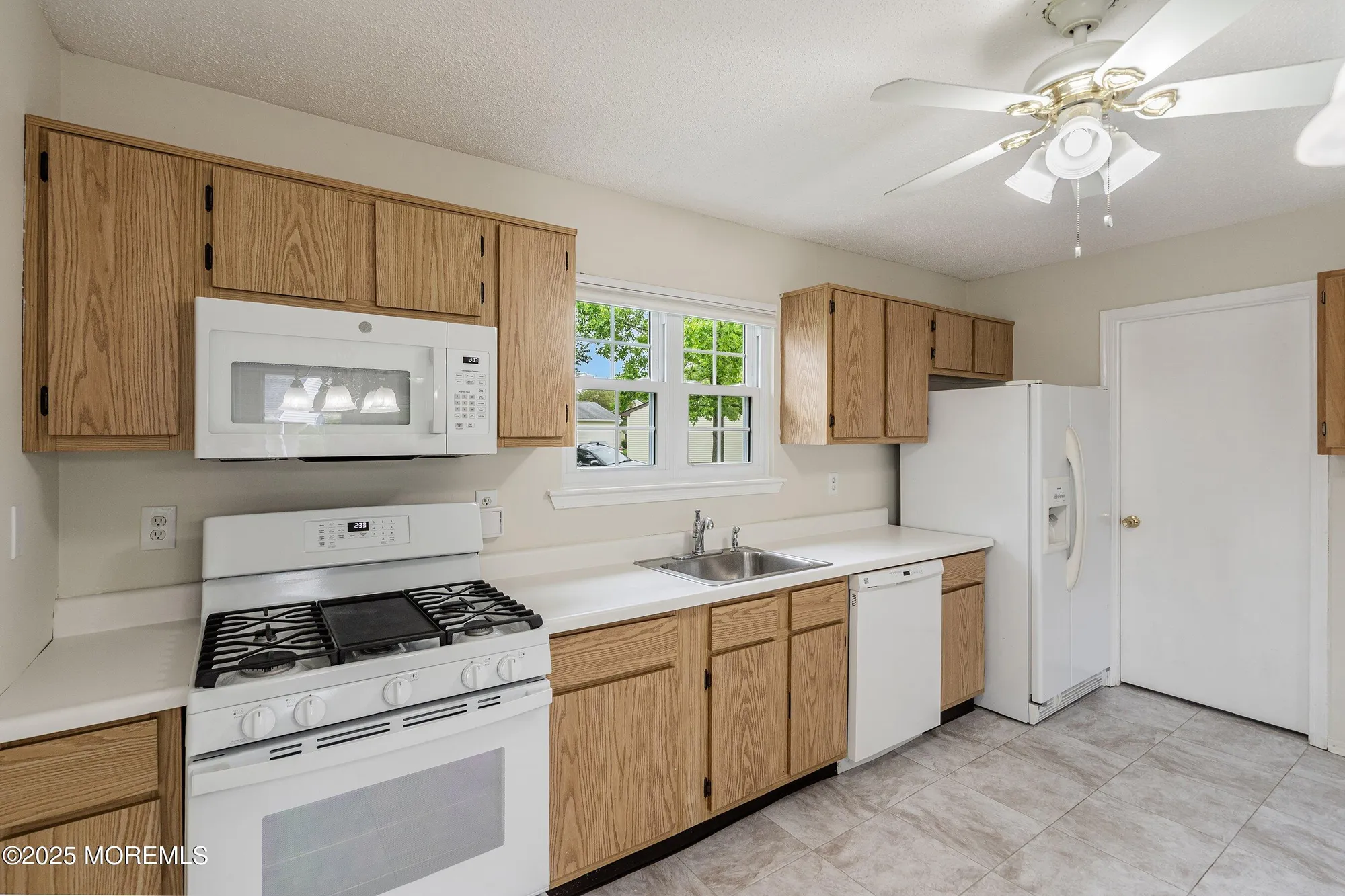 Property Slideshow image 7 of 24 | 23 datchet close # 1000, Freehold, NJ, 07728