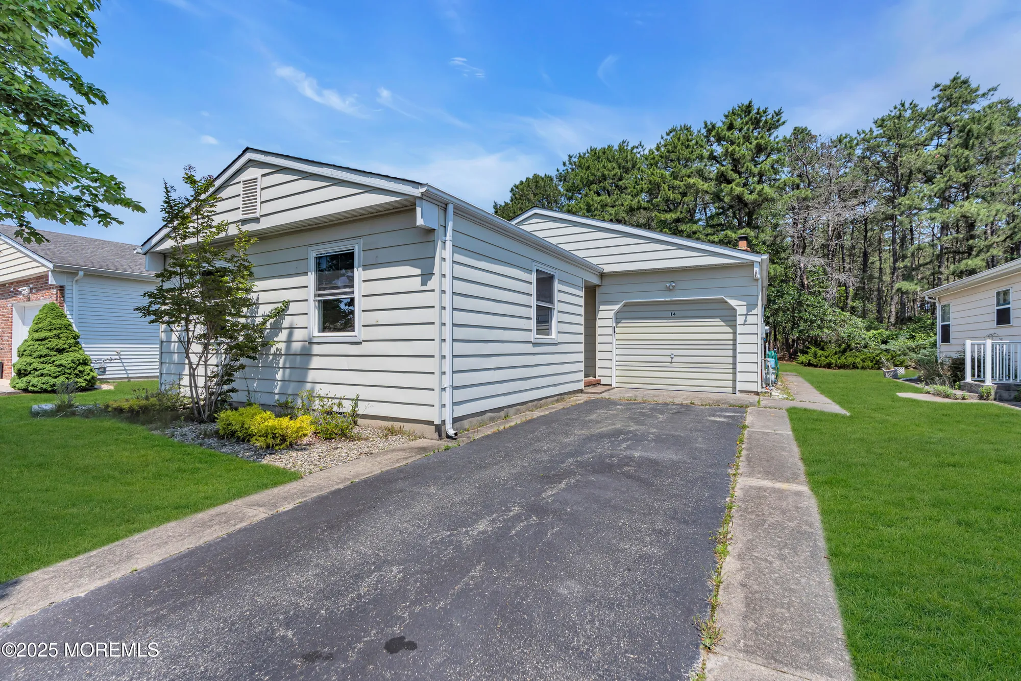 Property Slideshow image 5 of 42 | 14 portsmouth dr, Toms River, NJ, 08757