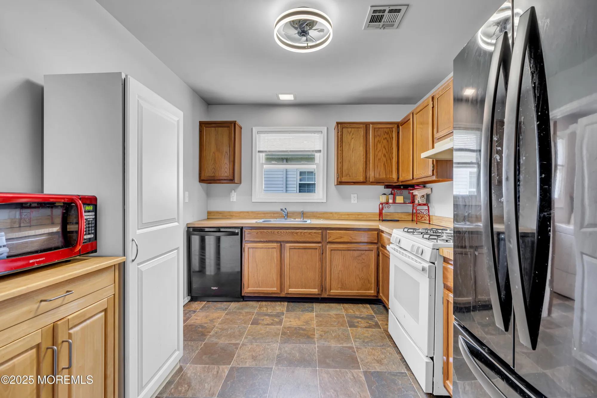 Property Slideshow image 16 of 42 | 14 portsmouth dr, Toms River, NJ, 08757