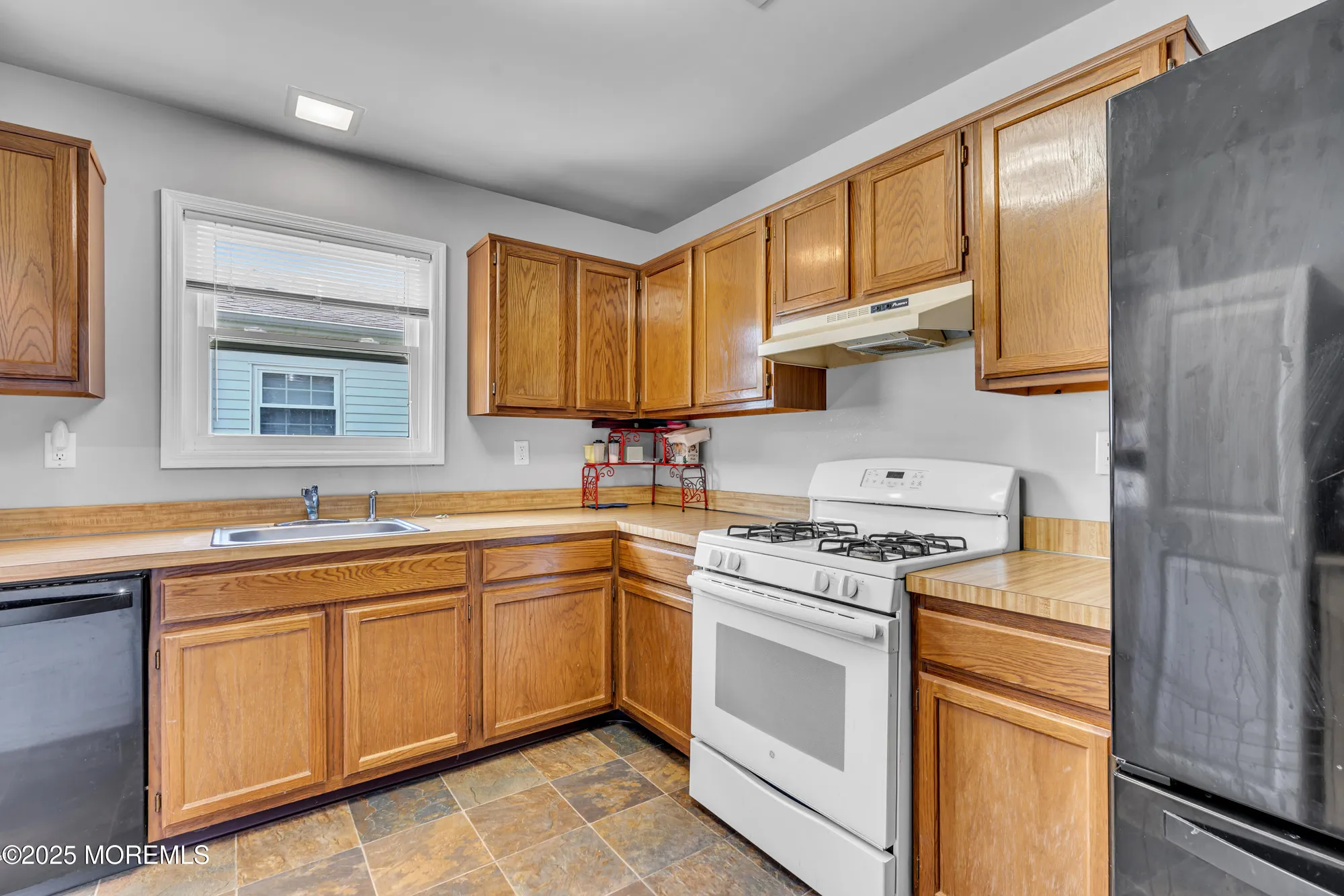Property Slideshow image 17 of 42 | 14 portsmouth dr, Toms River, NJ, 08757