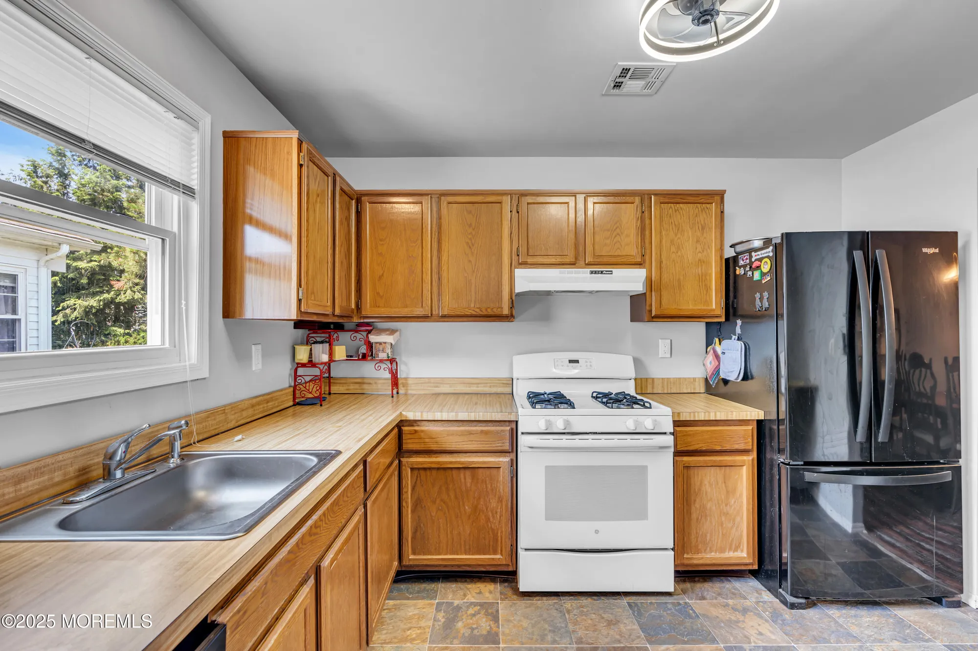Property Slideshow image 18 of 42 | 14 portsmouth dr, Toms River, NJ, 08757