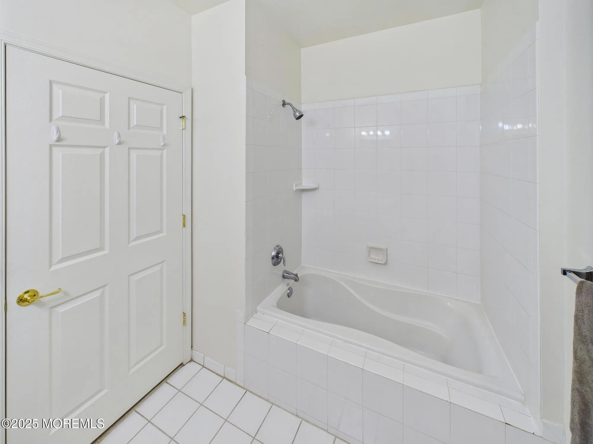 Property Slideshow image 28 of 46 | 1102 cedar village blvd # 102, East Brunswick, NJ, 08816