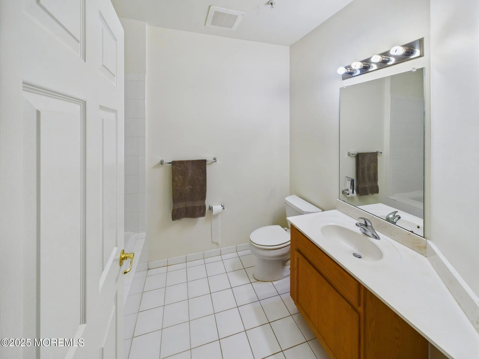 Property Slideshow image 26 of 46 | 1102 cedar village blvd # 102, East Brunswick, NJ, 08816