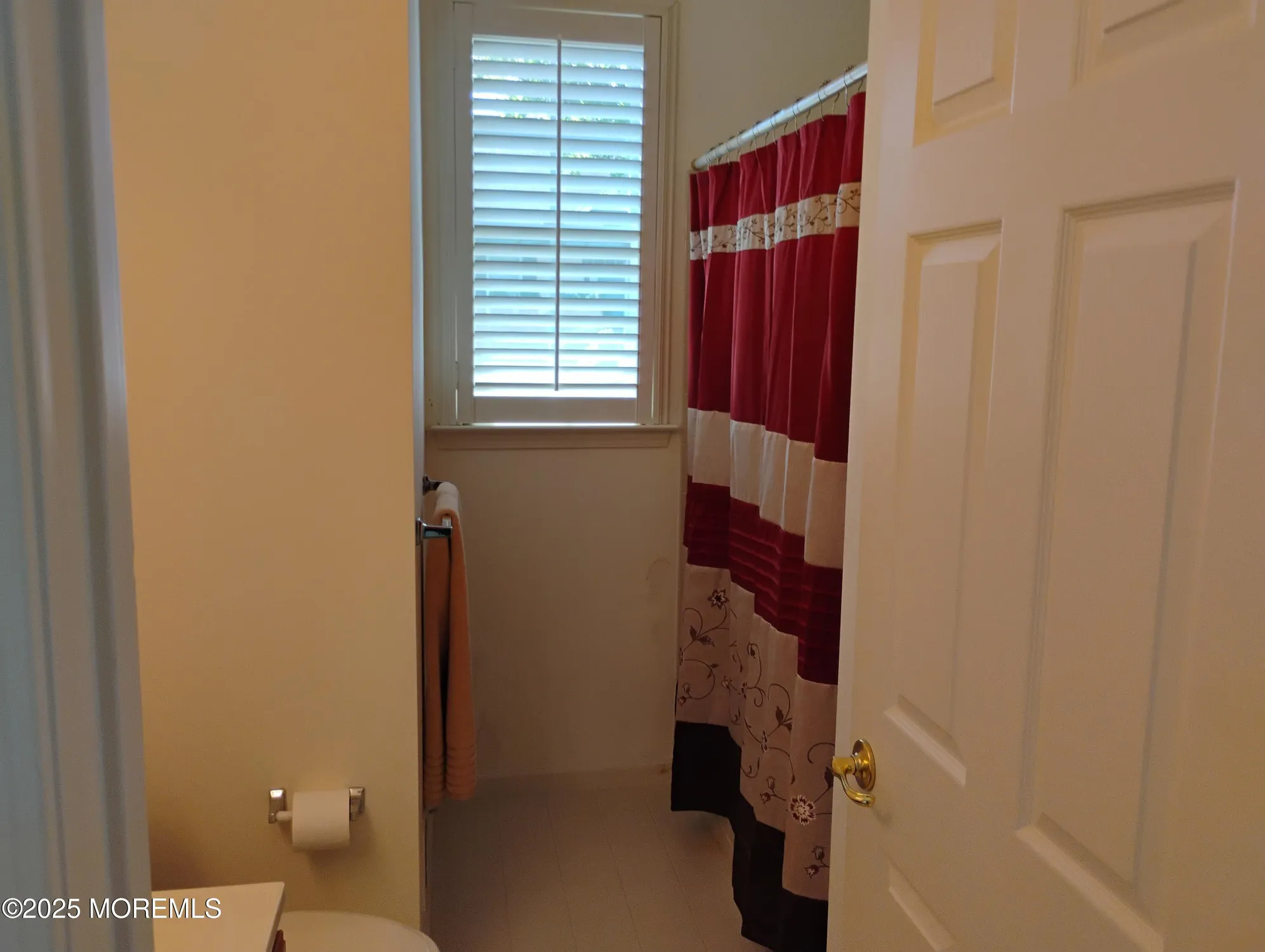 Property Slideshow image 18 of 29 | 1 tara ct, Manchester, NJ, 08759