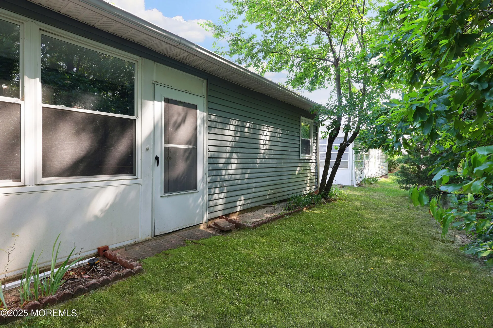 Property Slideshow image 27 of 28 | 100 courtshire dr, Brick, NJ, 08723