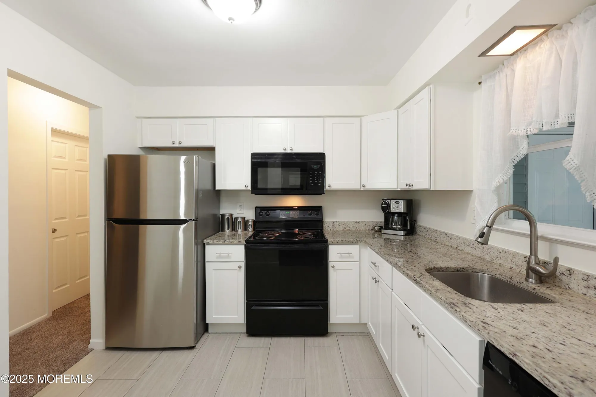 Property Slideshow image 14 of 28 | 100 courtshire dr, Brick, NJ, 08723