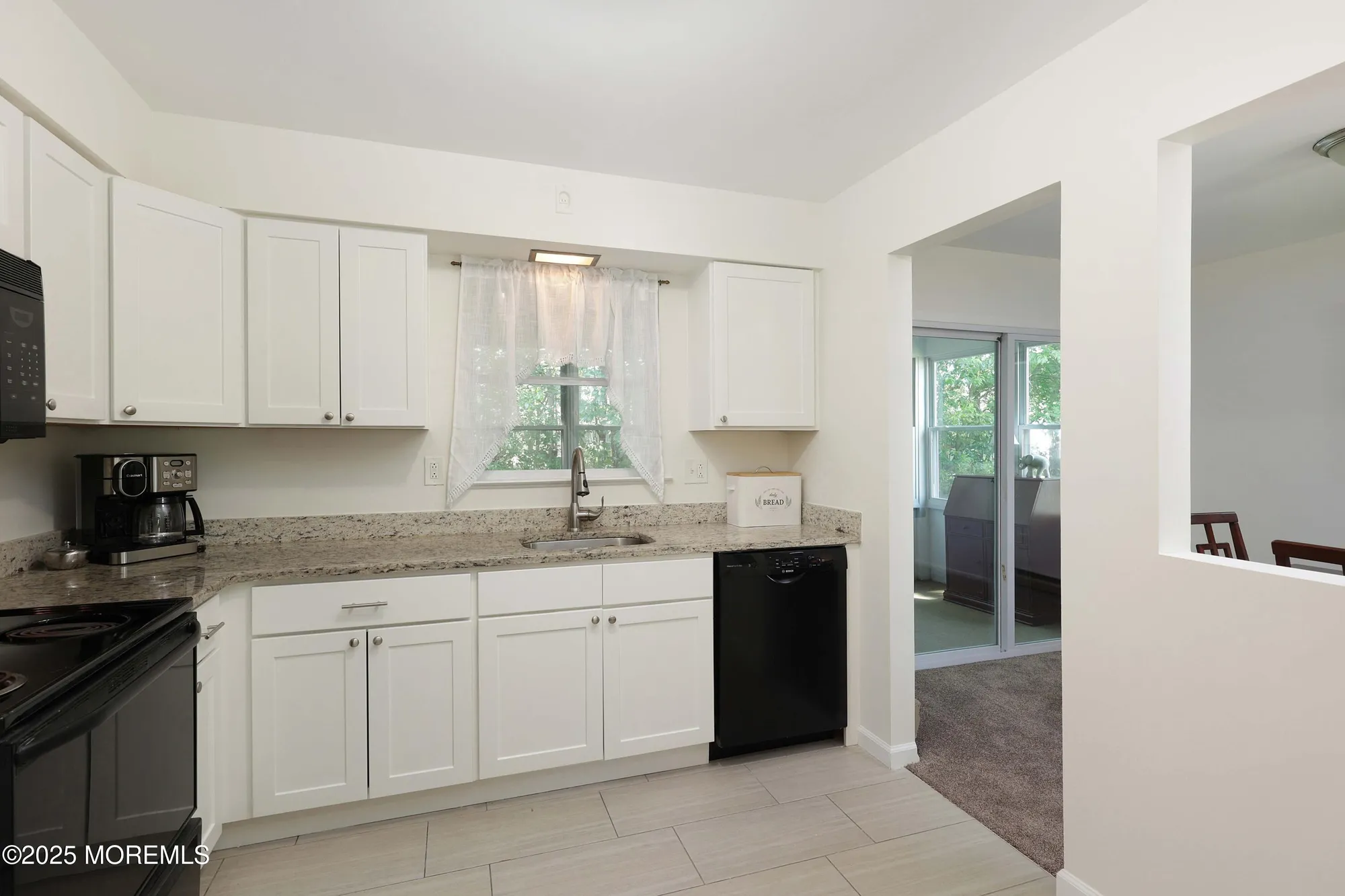 Property Slideshow image 15 of 28 | 100 courtshire dr, Brick, NJ, 08723