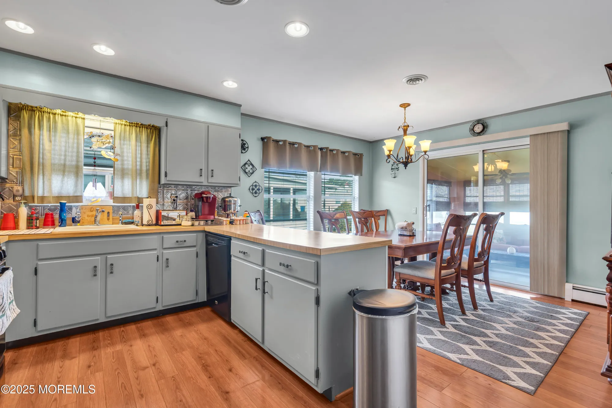 Property Slideshow image 13 of 43 | 8 tijuana ct, Toms River, NJ, 08757