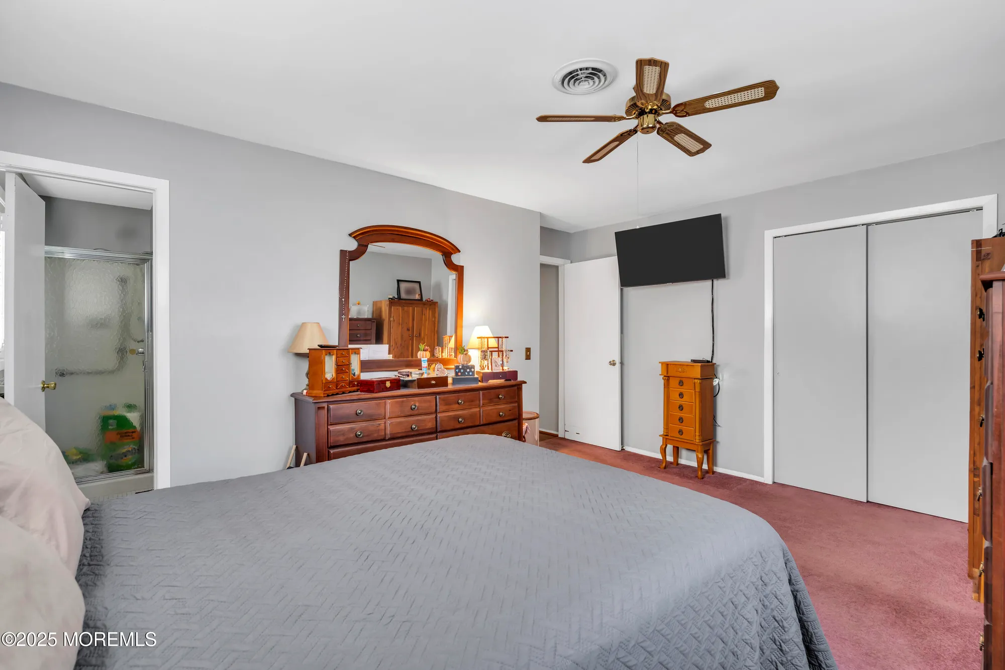 Property Slideshow image 18 of 43 | 8 tijuana ct, Toms River, NJ, 08757