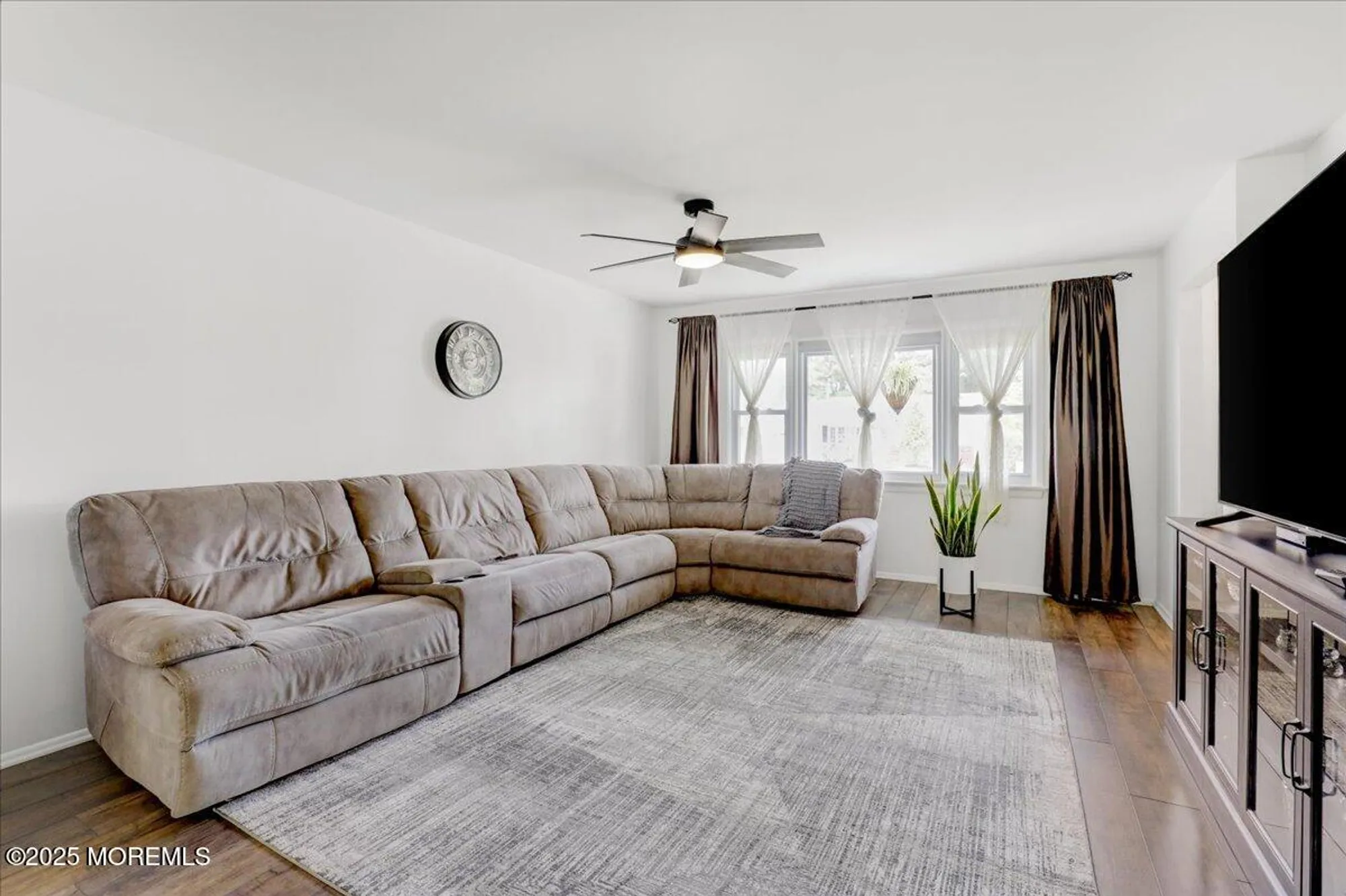 Property Slideshow image 10 of 33 | 24 rutland dr, Toms River, NJ, 08757