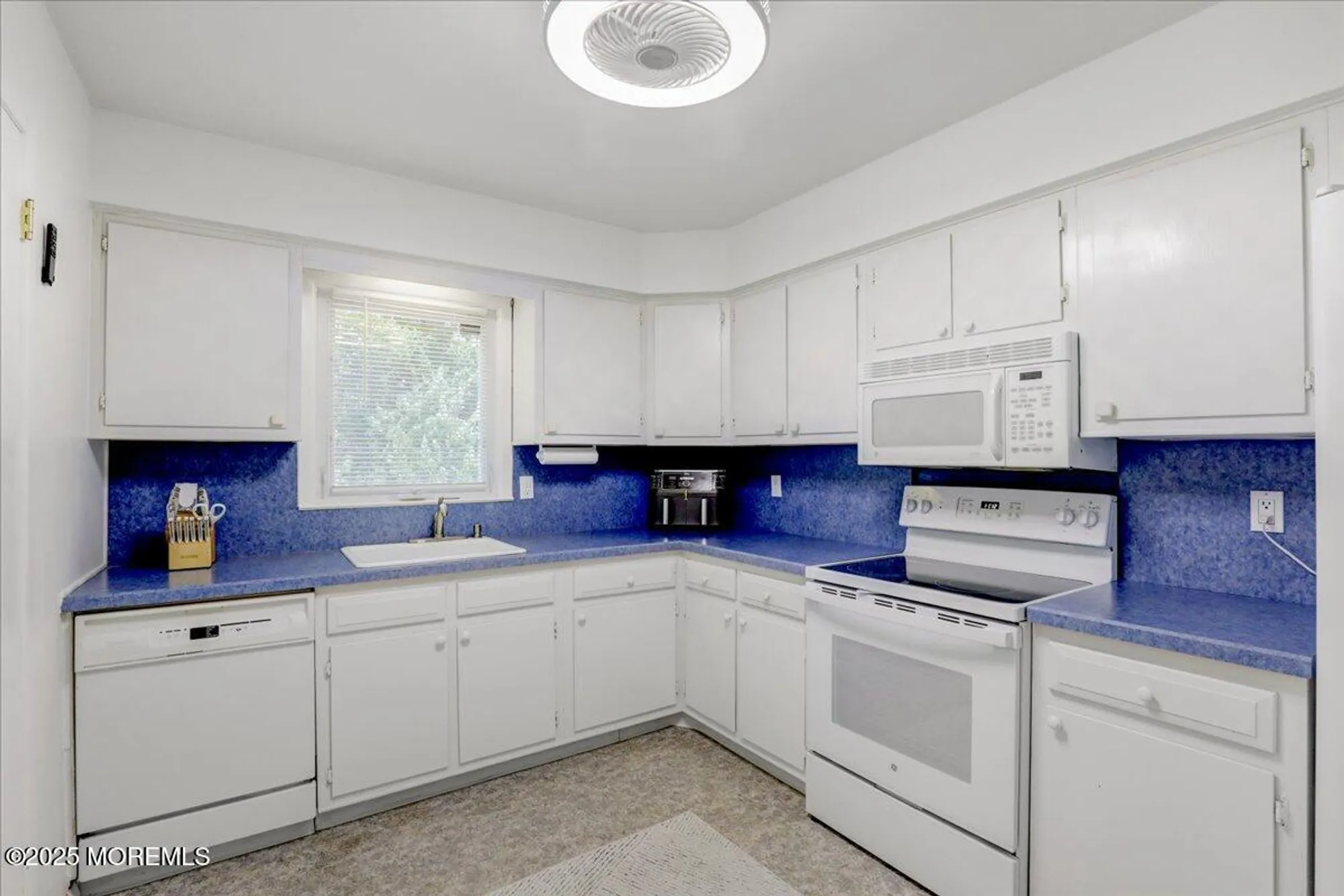 Property Slideshow image 12 of 33 | 24 rutland dr, Toms River, NJ, 08757