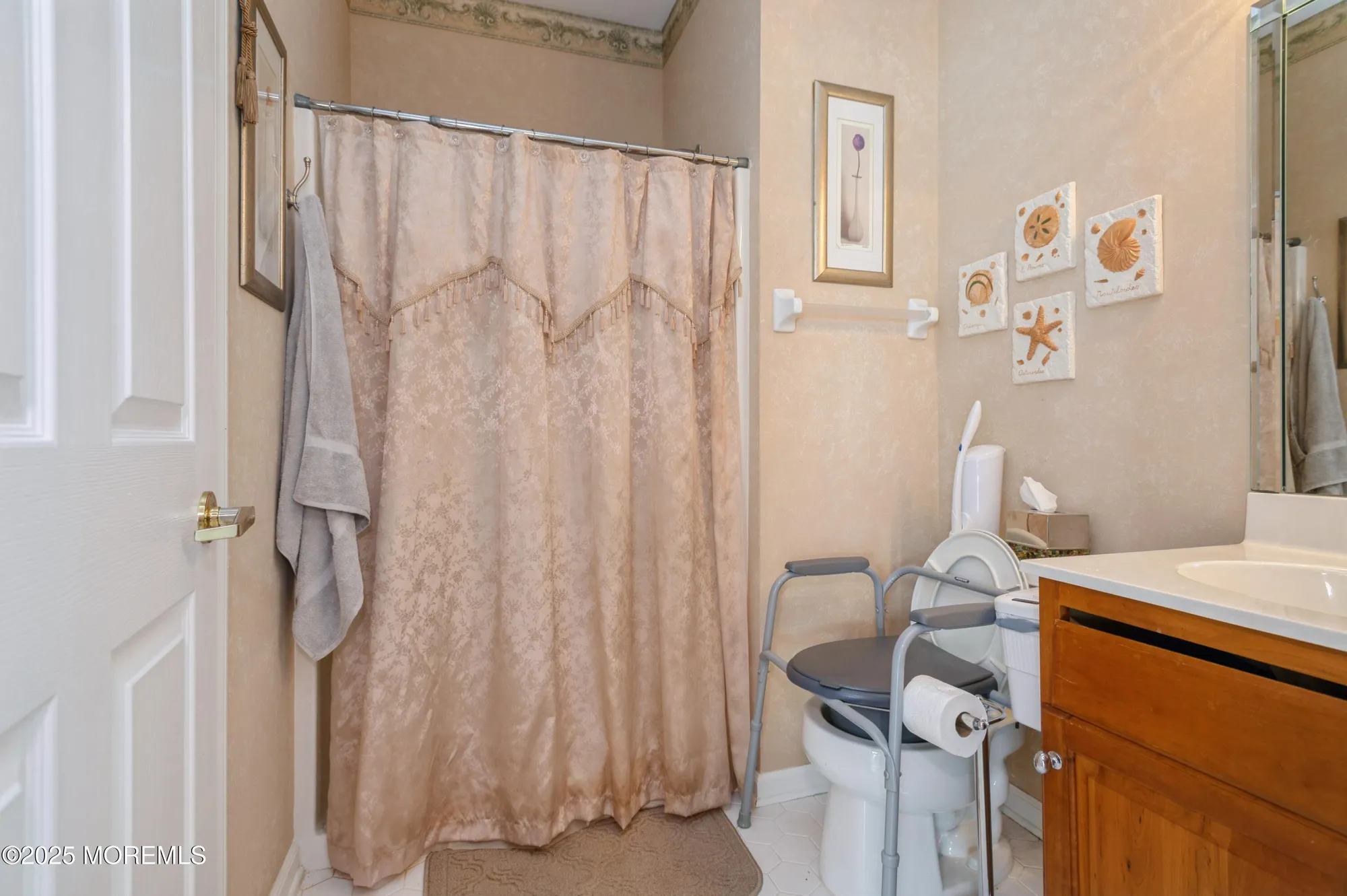 Property Slideshow image 22 of 26 | 1 rye ct, Jackson, NJ, 08527