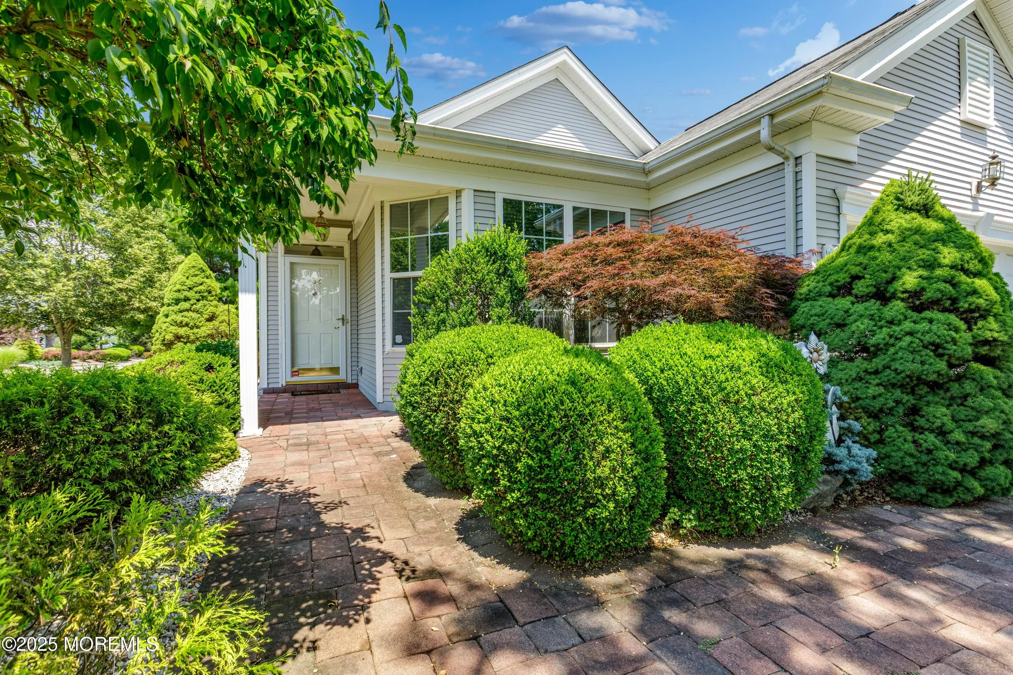 Property Slideshow image 4 of 33 | 32 waltham way, Jackson, NJ, 08527