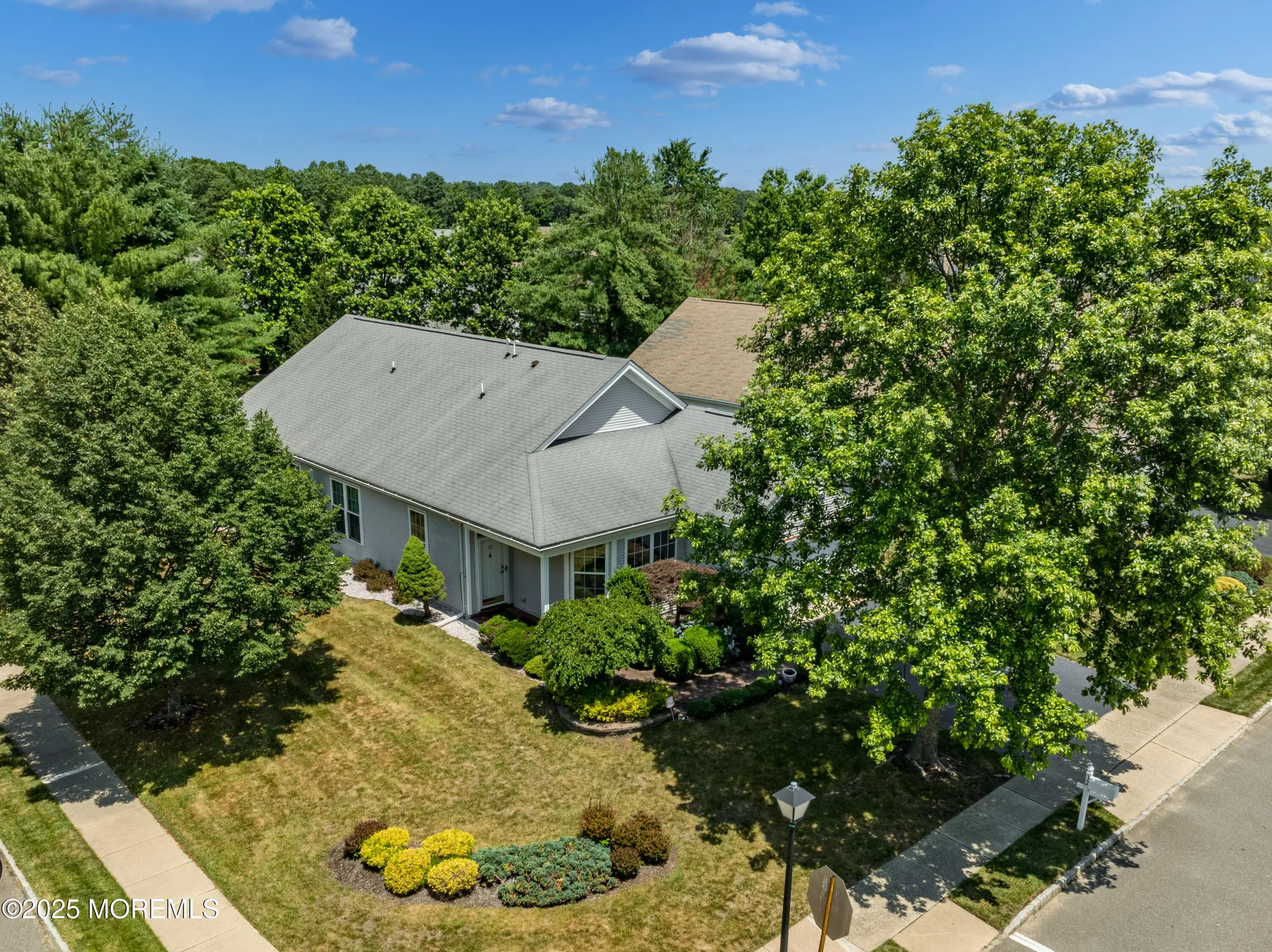 Property Slideshow image 5 of 33 | 32 waltham way, Jackson, NJ, 08527