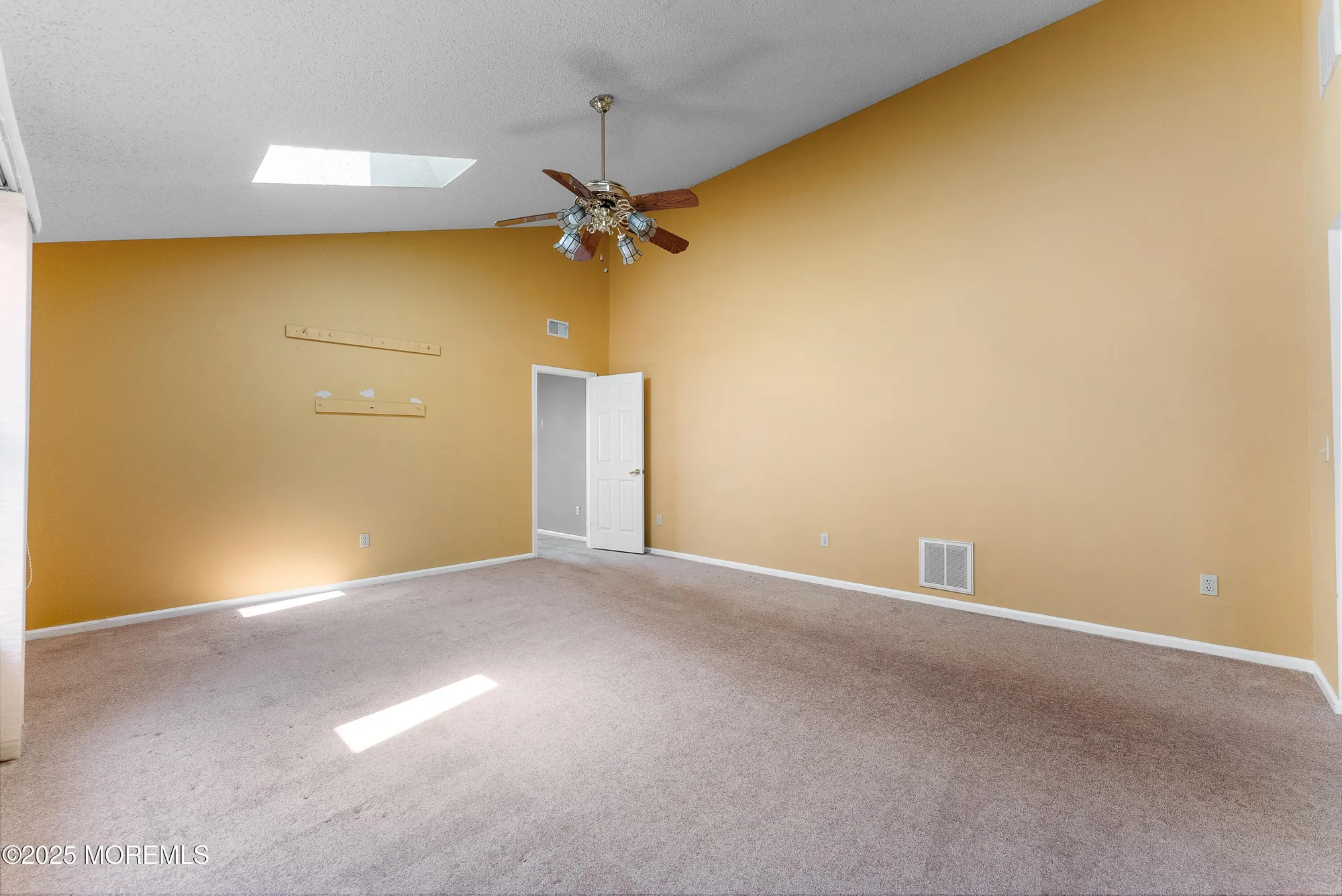 Property Slideshow image 10 of 24 | 1797 sweetbay dr, Toms River, NJ, 08755