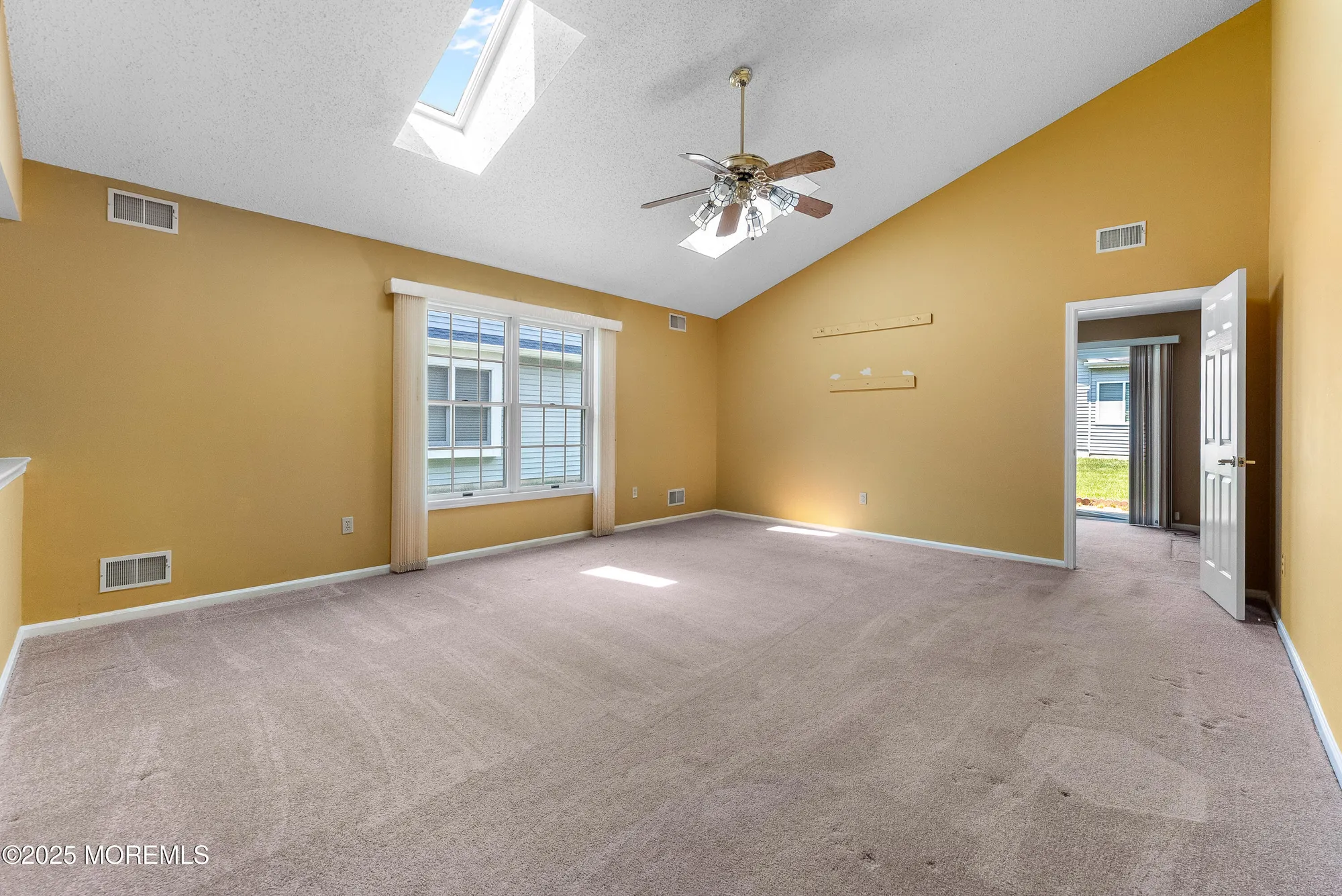 Property Slideshow image 9 of 24 | 1797 sweetbay dr, Toms River, NJ, 08755