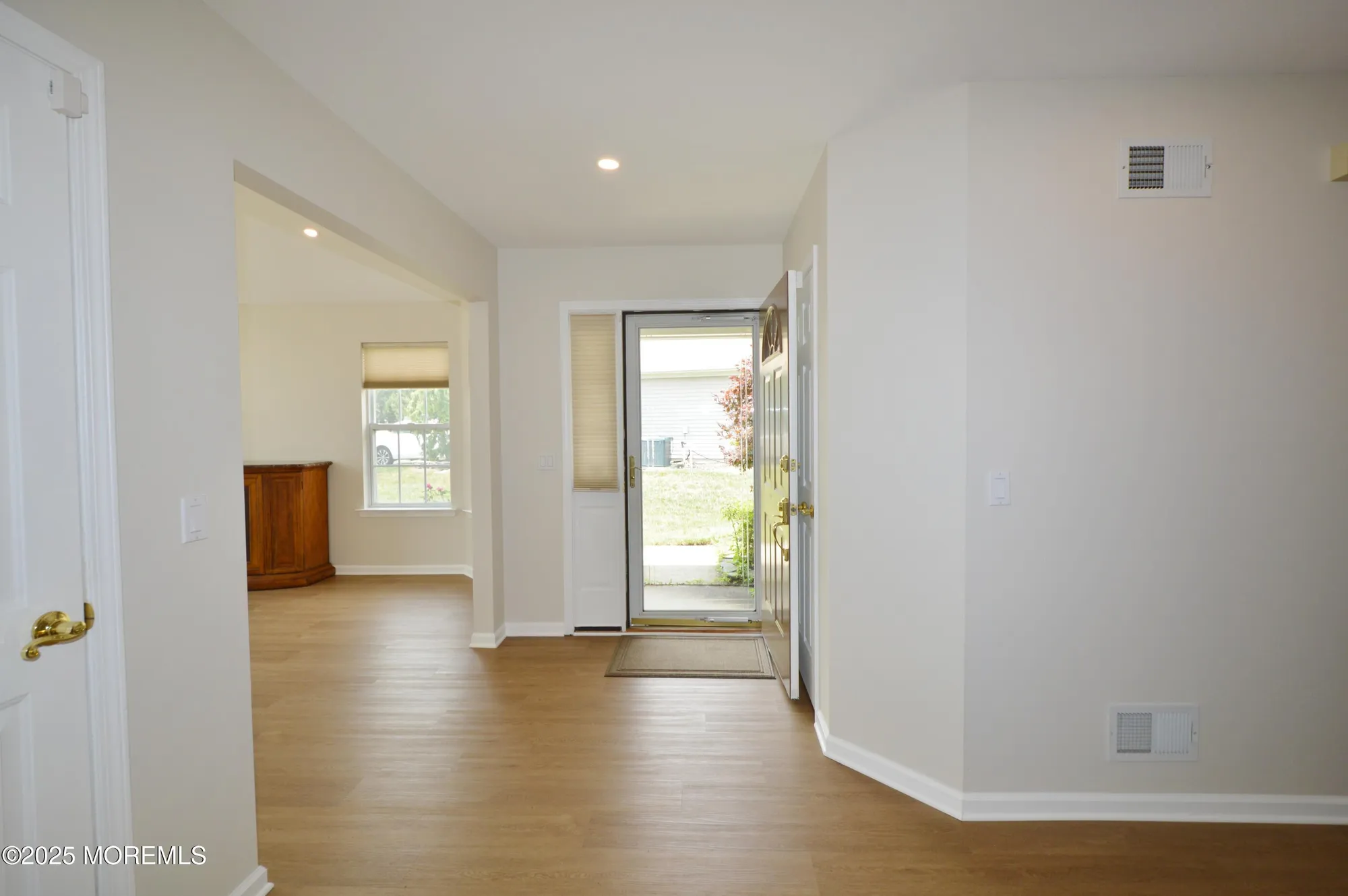 Property Slideshow image 5 of 56 | 2927 rock hill ln, Toms River, NJ, 08755