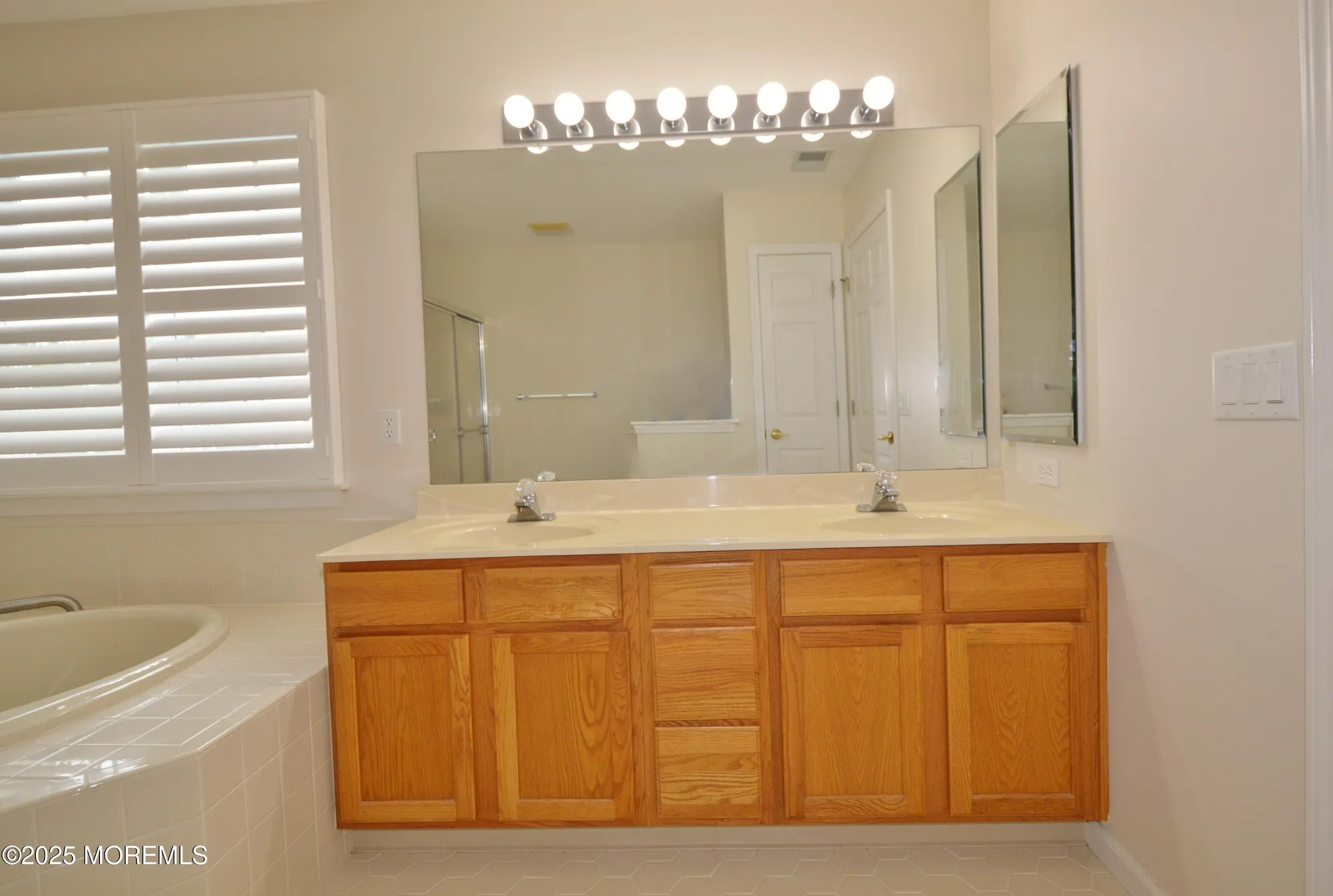 Property Slideshow image 32 of 56 | 2927 rock hill ln, Toms River, NJ, 08755